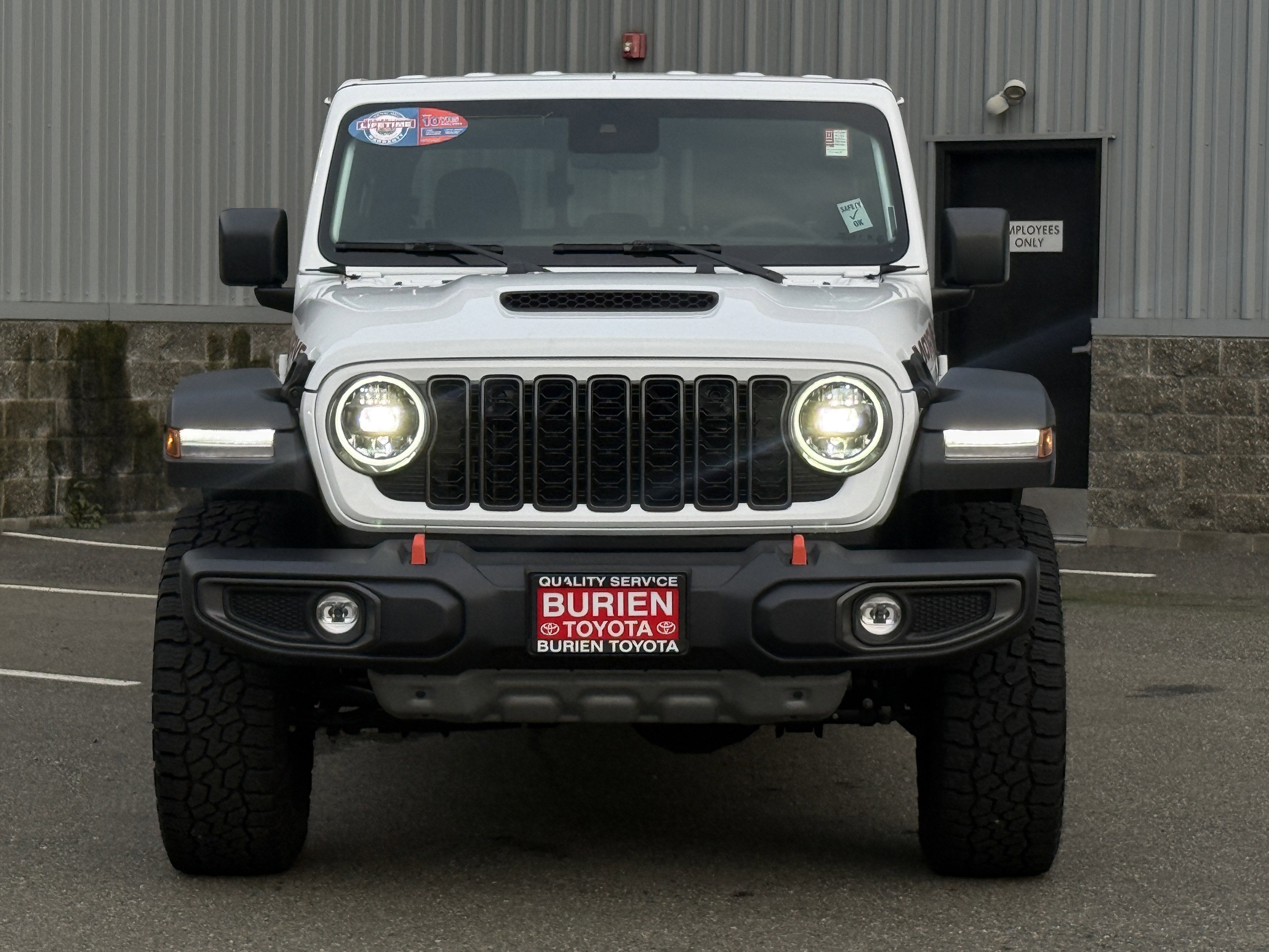 2025 Jeep Gladiator Mojave X