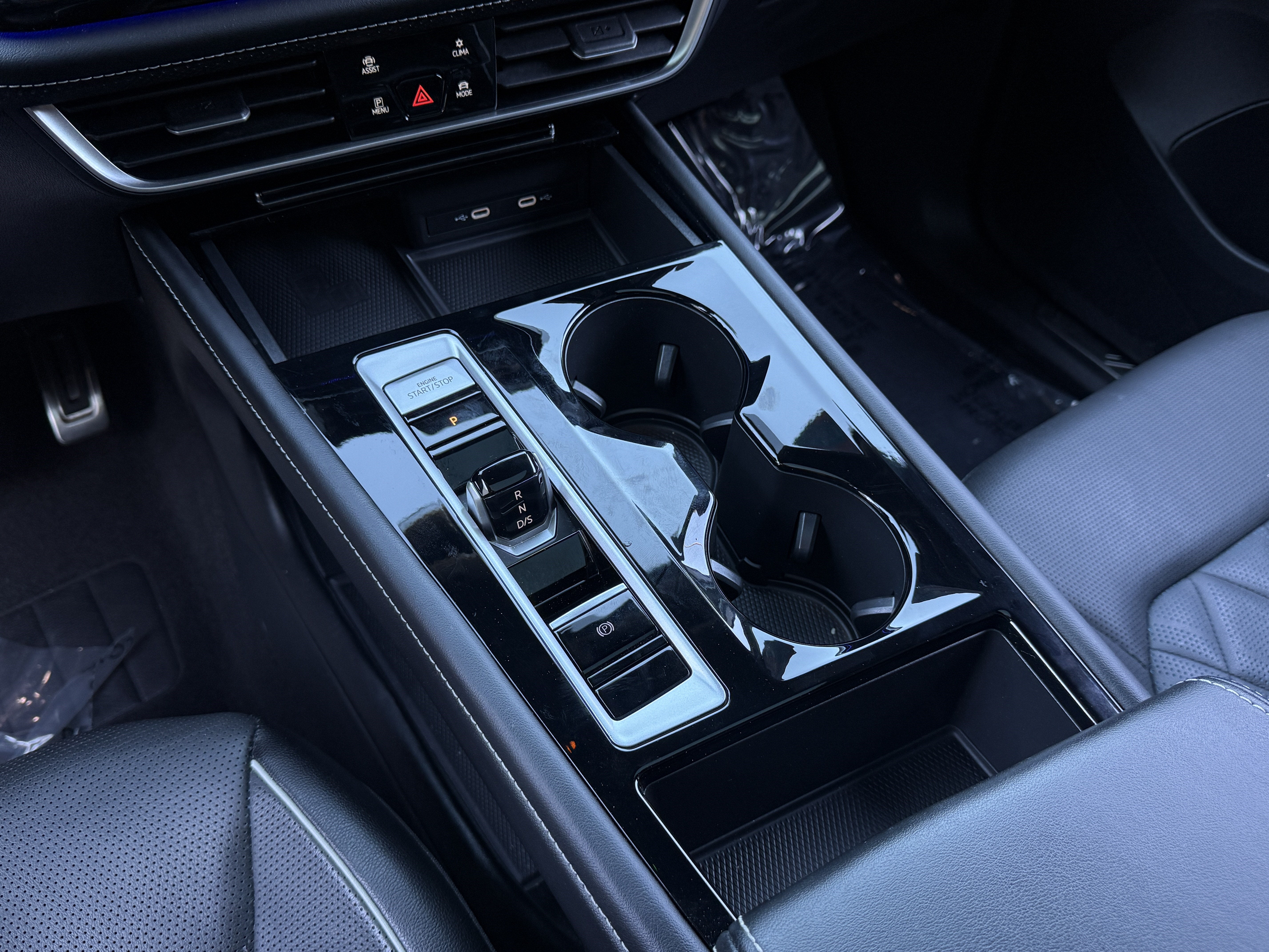 2024 Volkswagen Atlas Cross Sport SEL Premium R-Line 4Motion