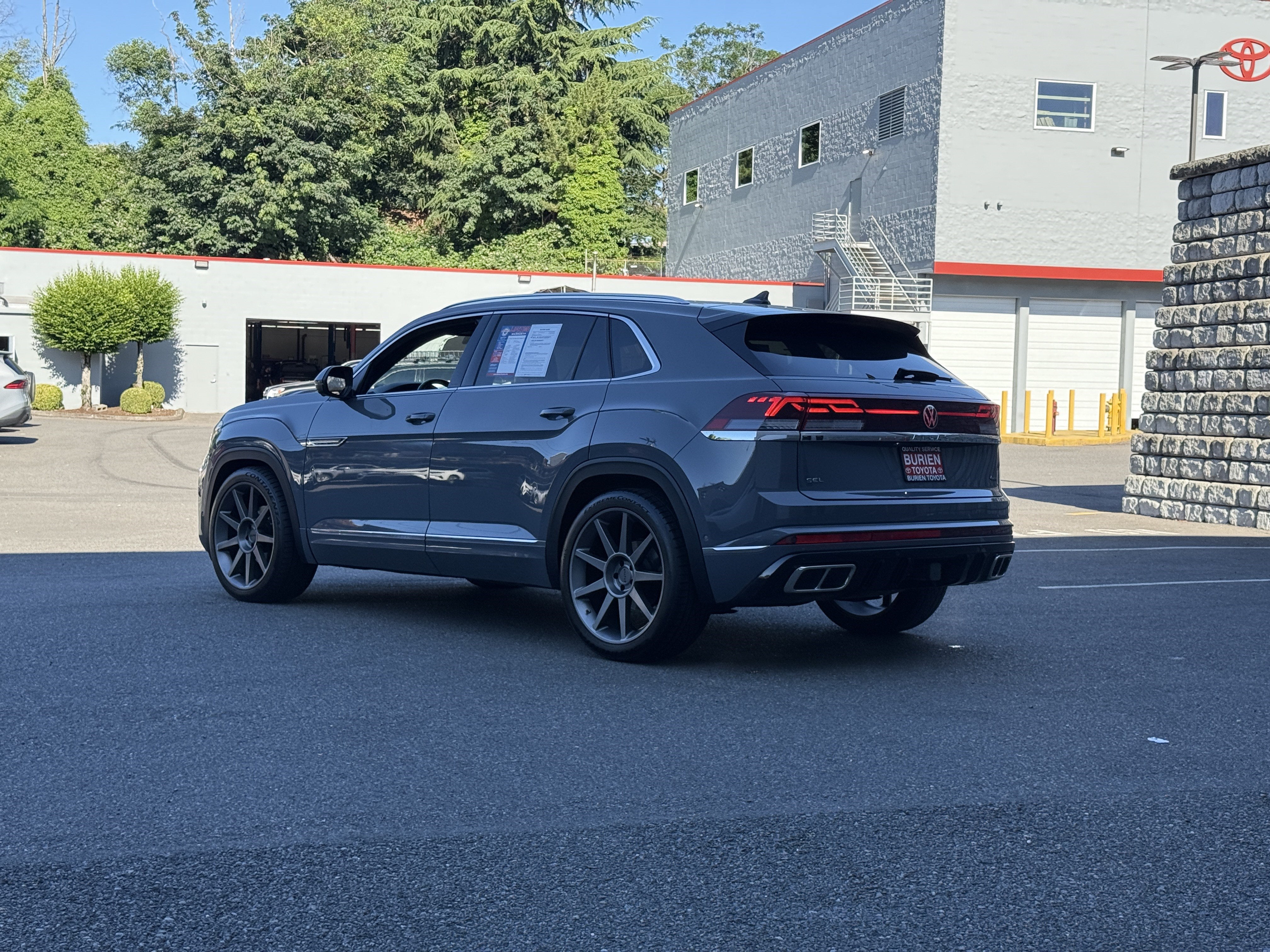 2024 Volkswagen Atlas Cross Sport SEL Premium R-Line 4Motion