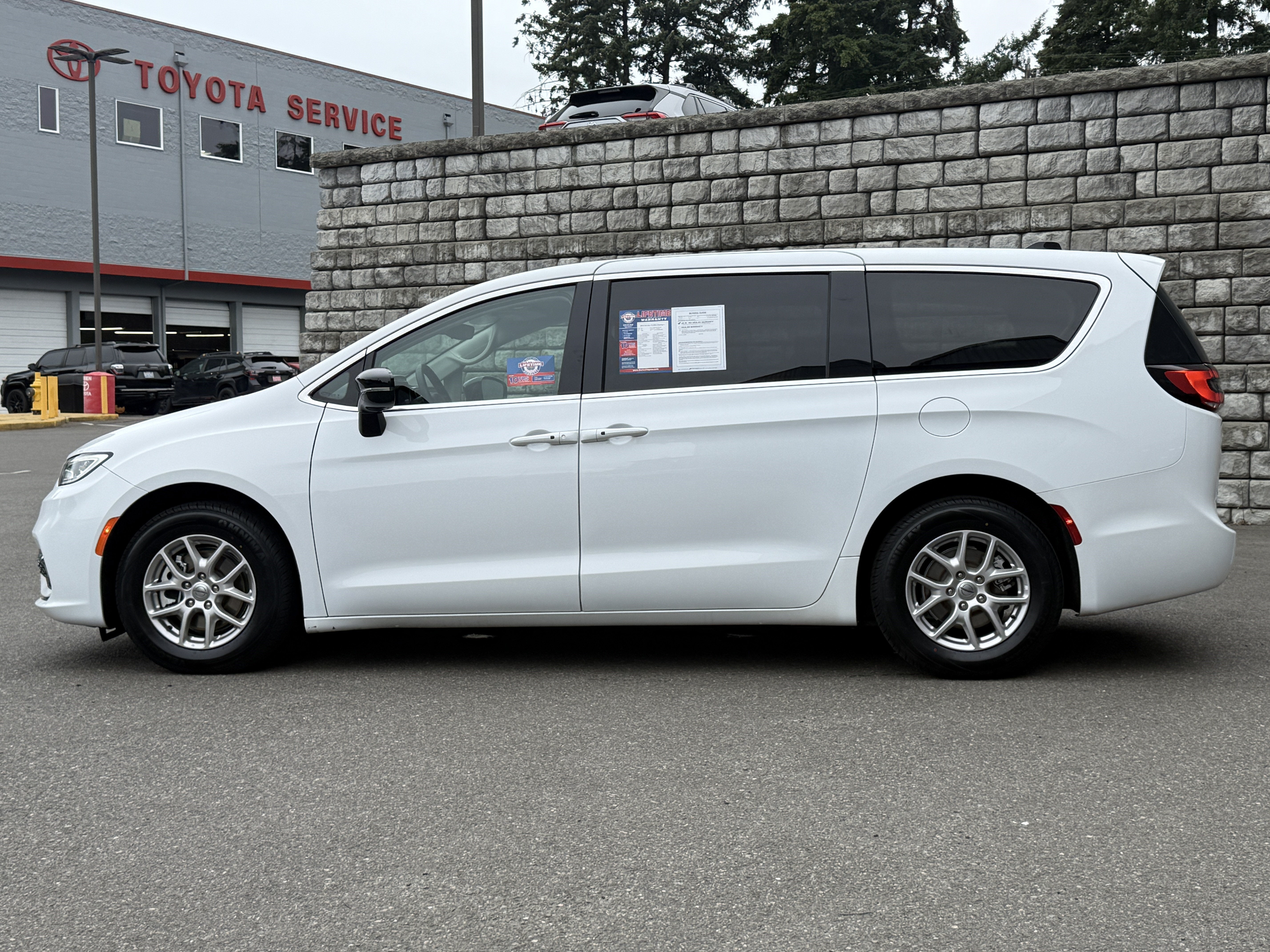 2024 Chrysler Pacifica Touring L