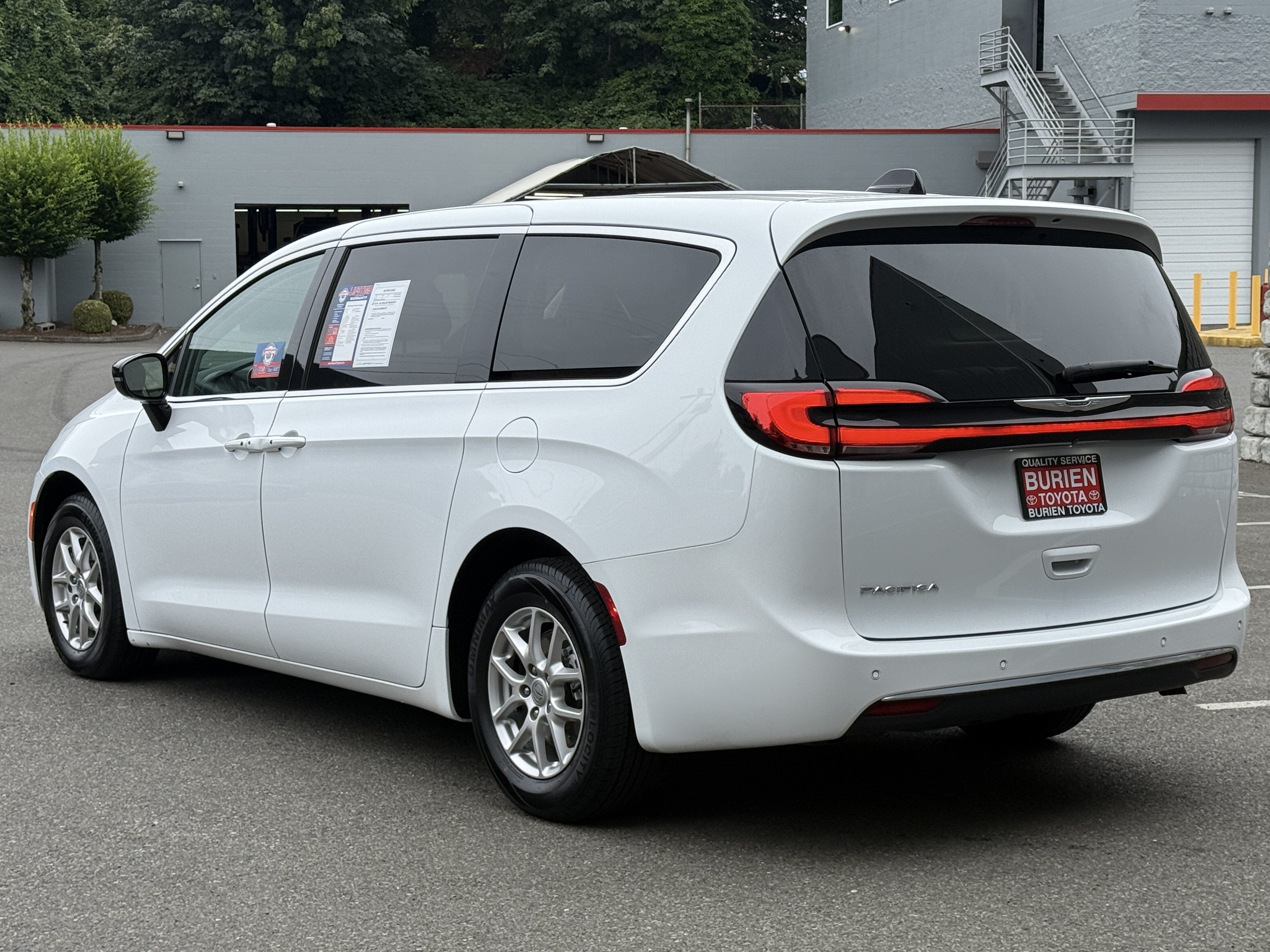 2024 Chrysler Pacifica Touring L