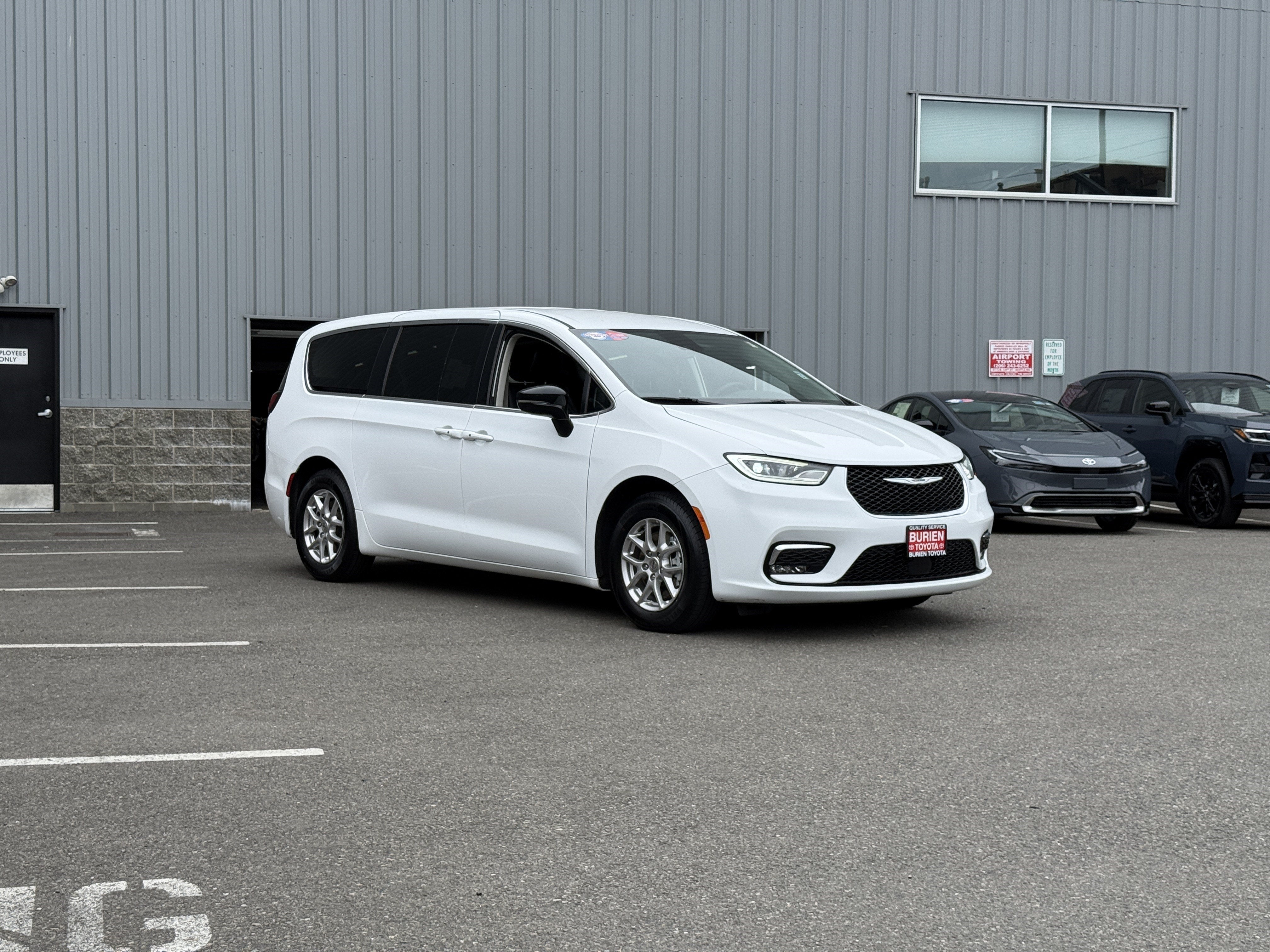 2024 Chrysler Pacifica Touring L