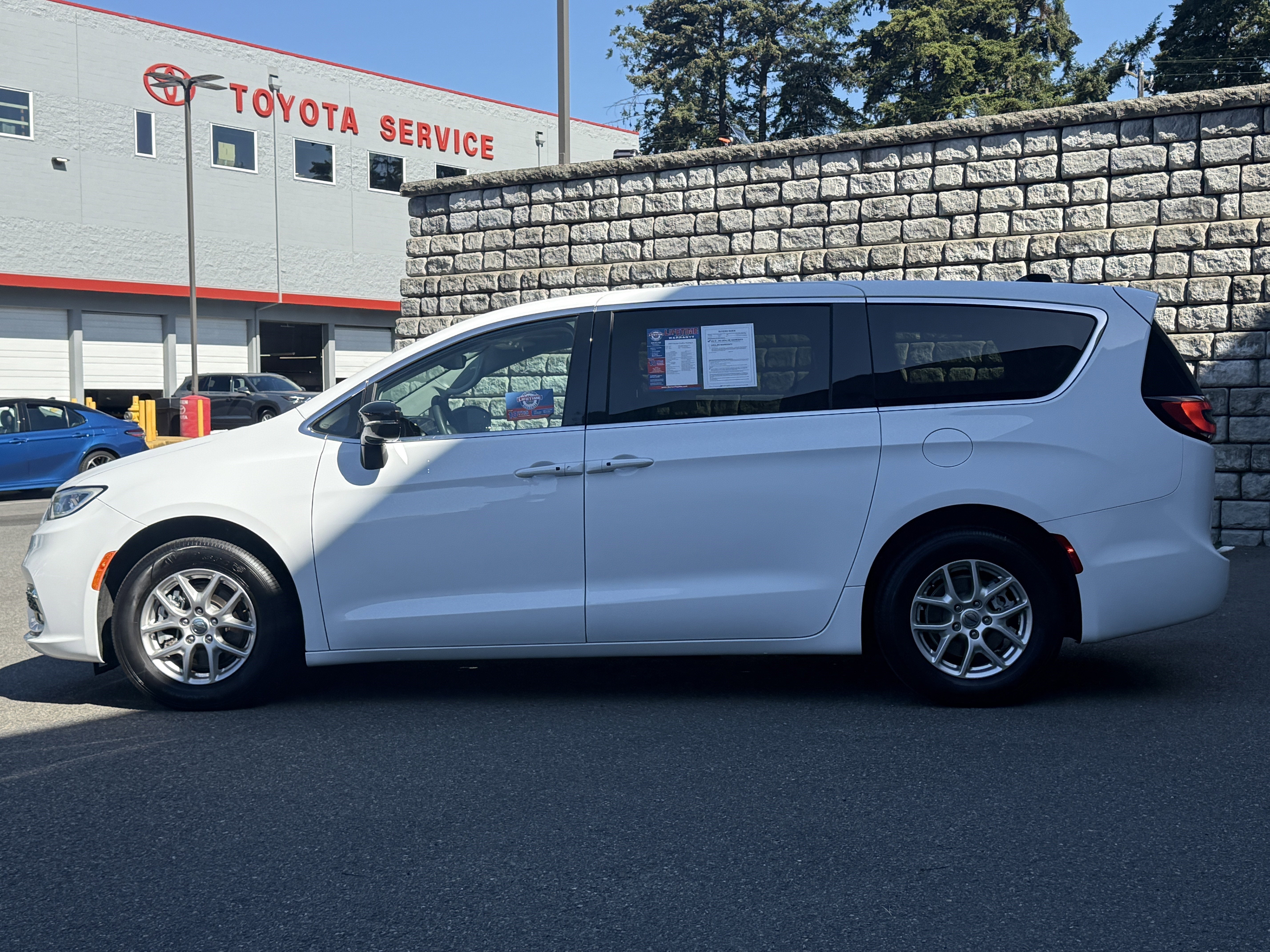 2024 Chrysler Pacifica Touring L