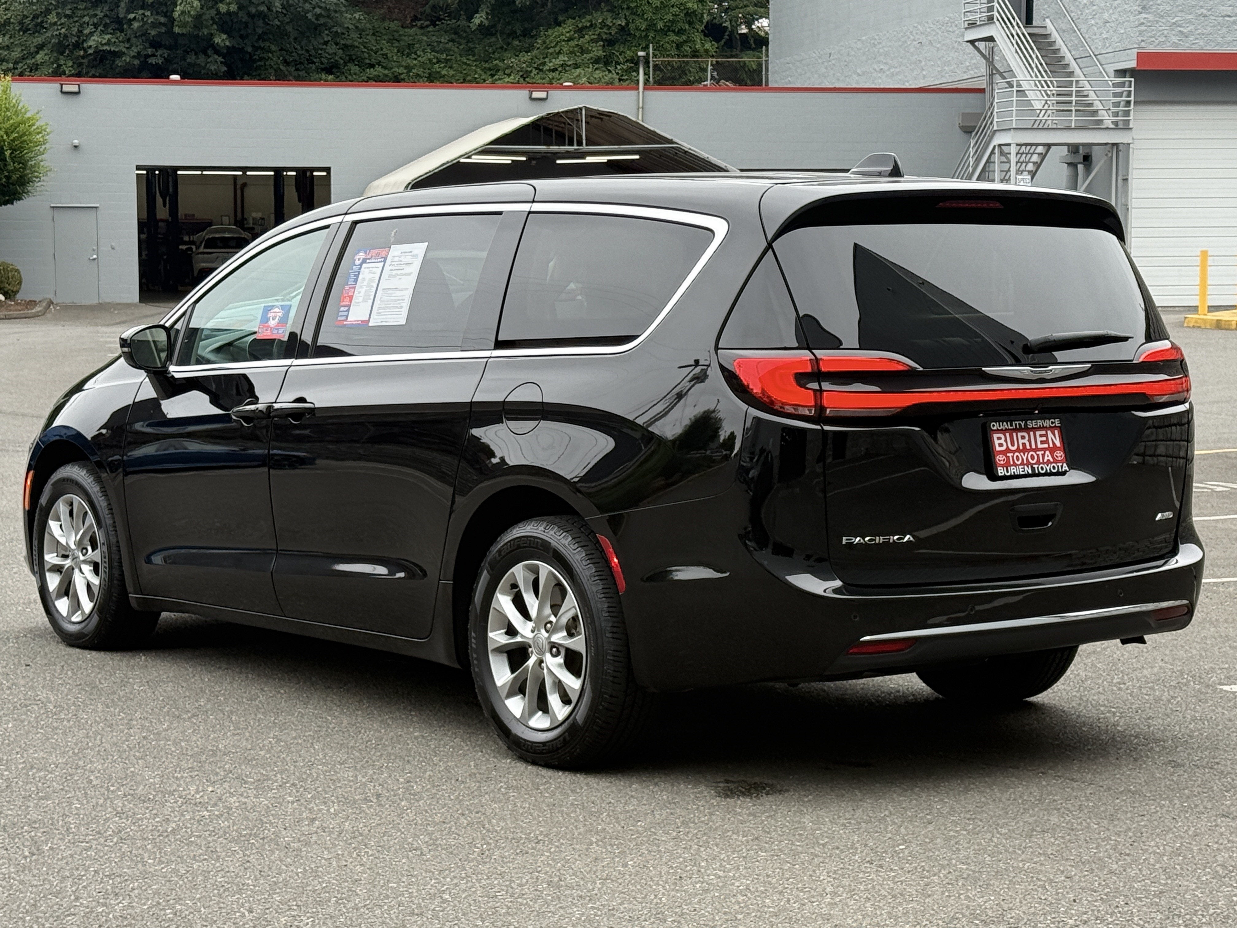 2024 Chrysler Pacifica Touring L