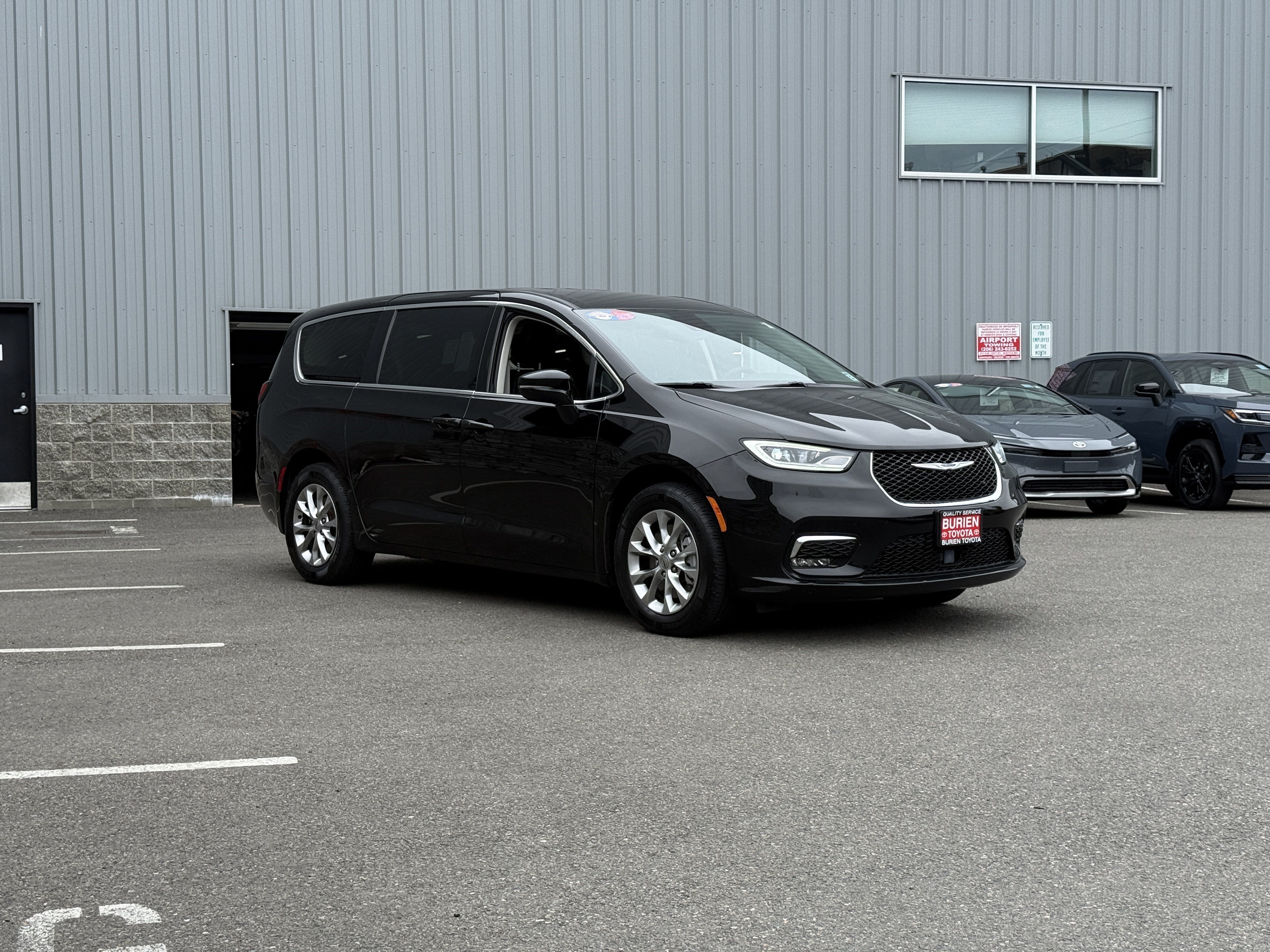 2024 Chrysler Pacifica Touring L