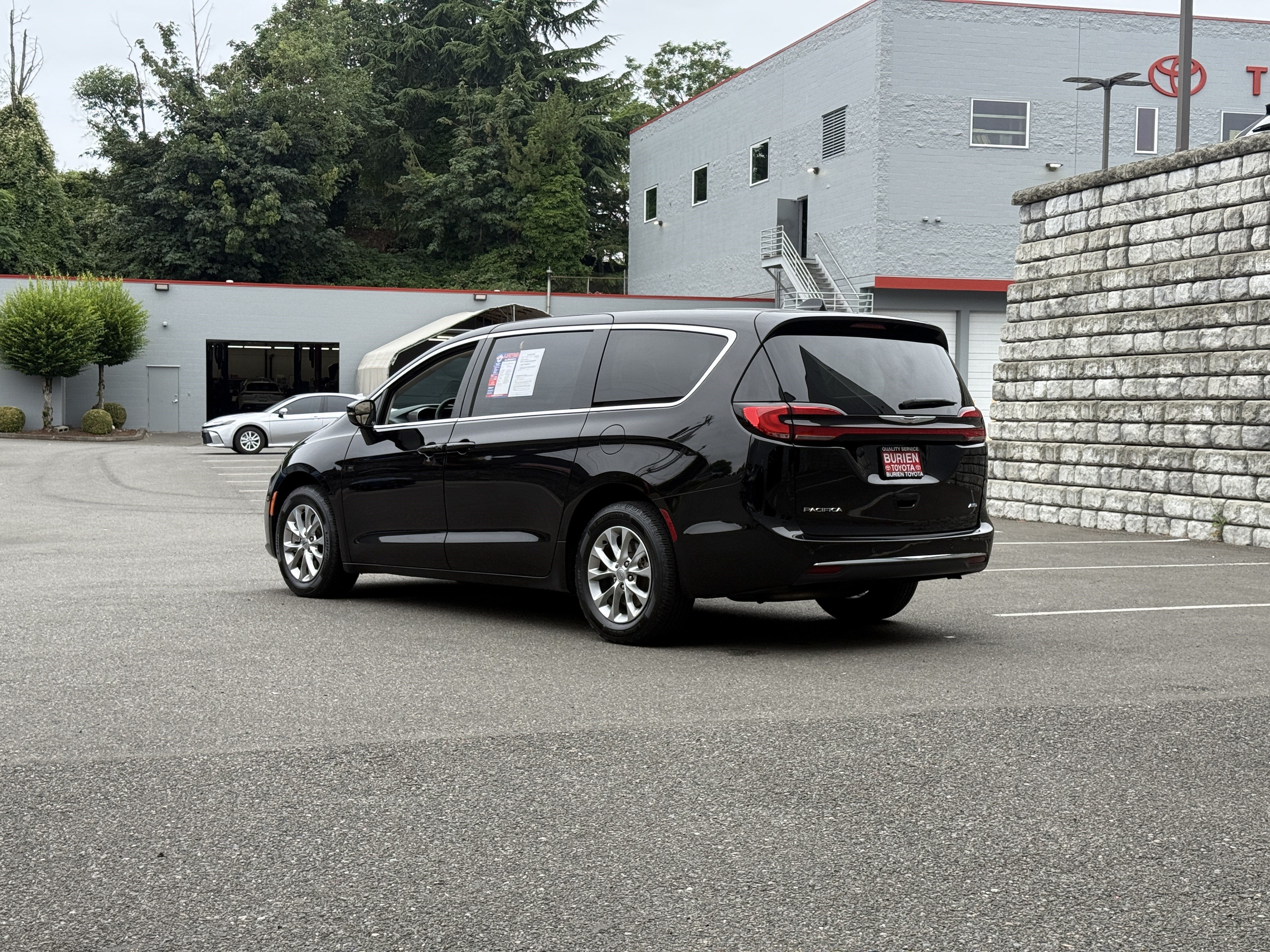 2024 Chrysler Pacifica Touring L
