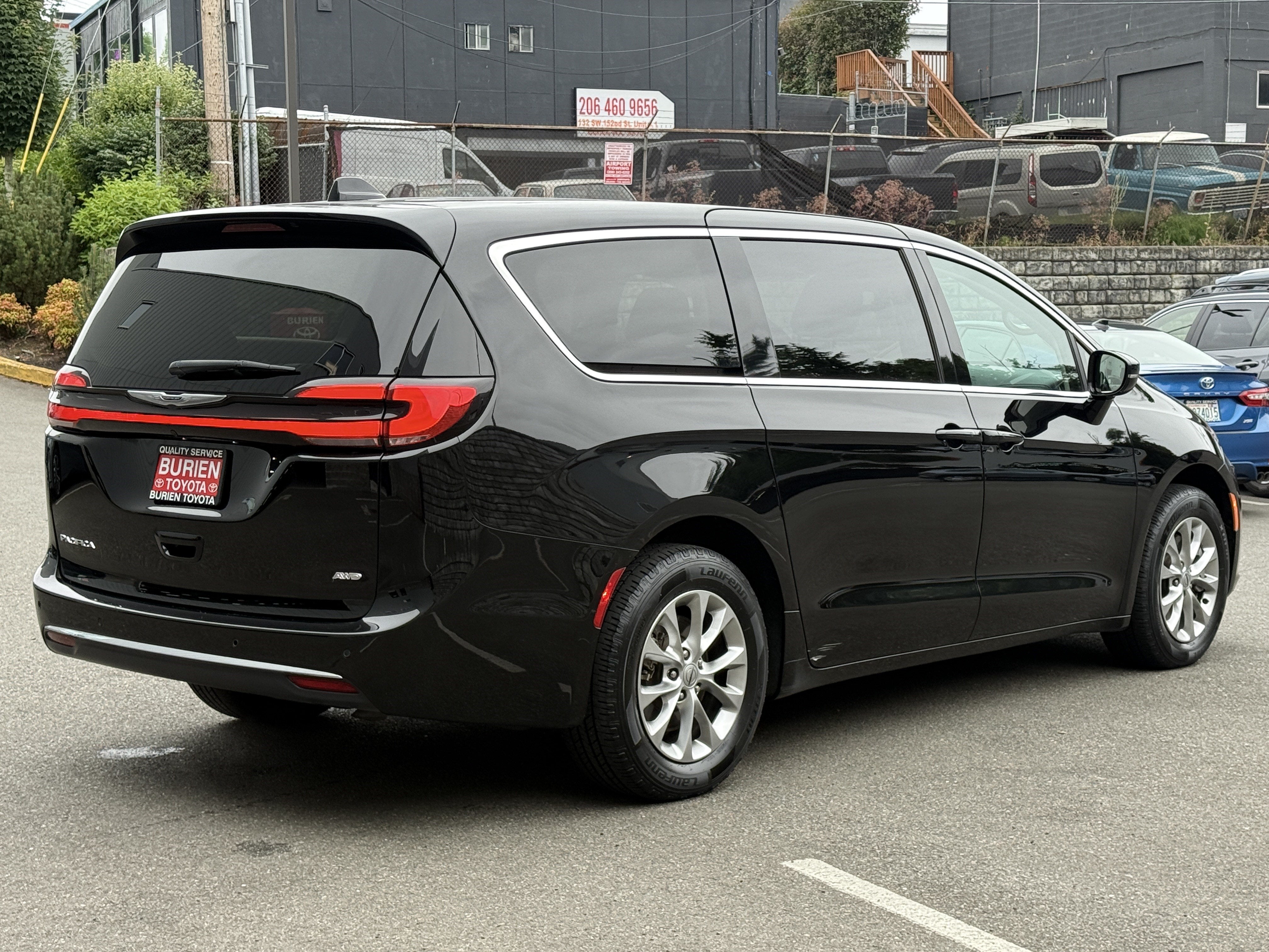 2024 Chrysler Pacifica Touring L