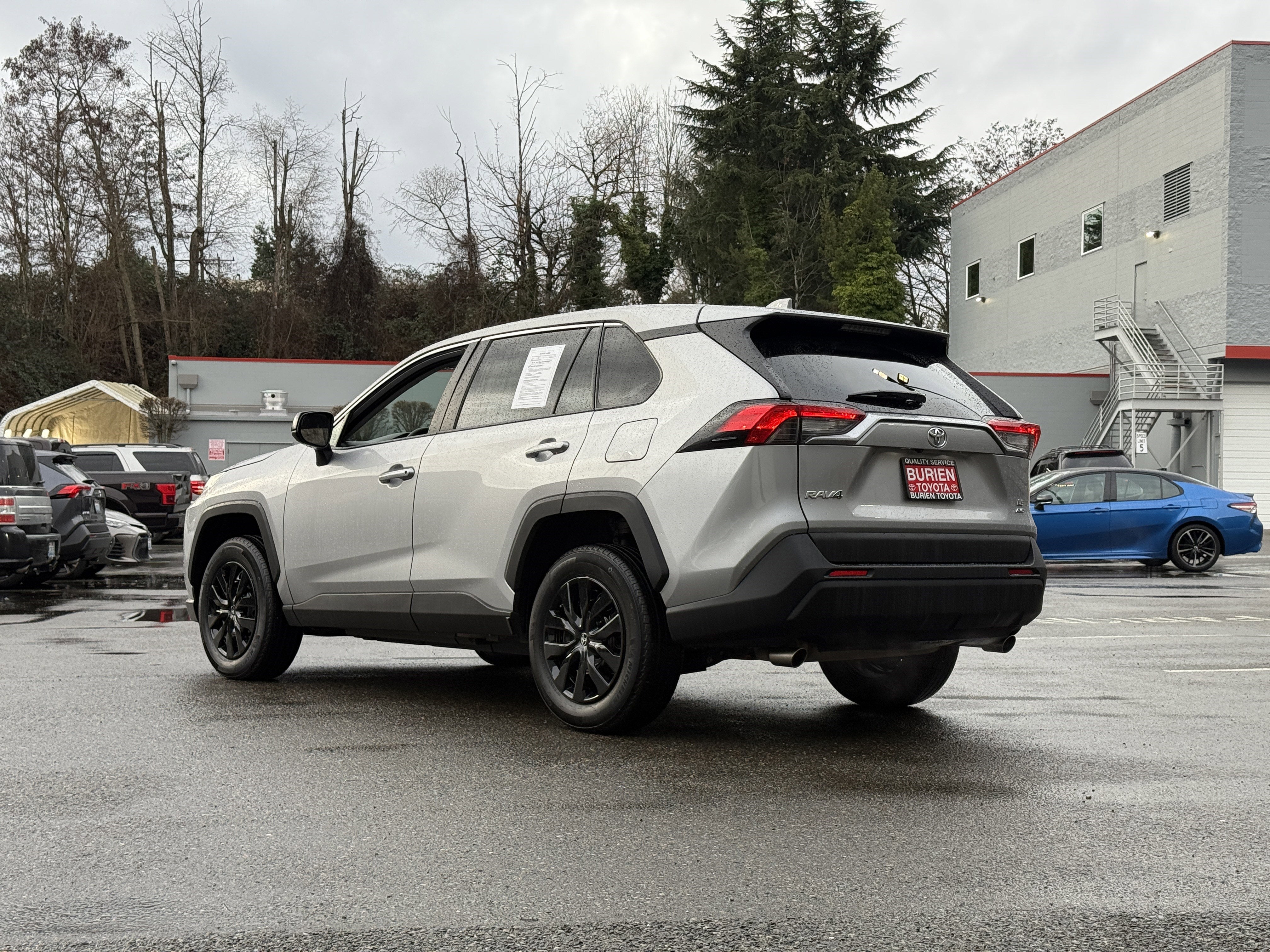 2024 Toyota RAV4 LE