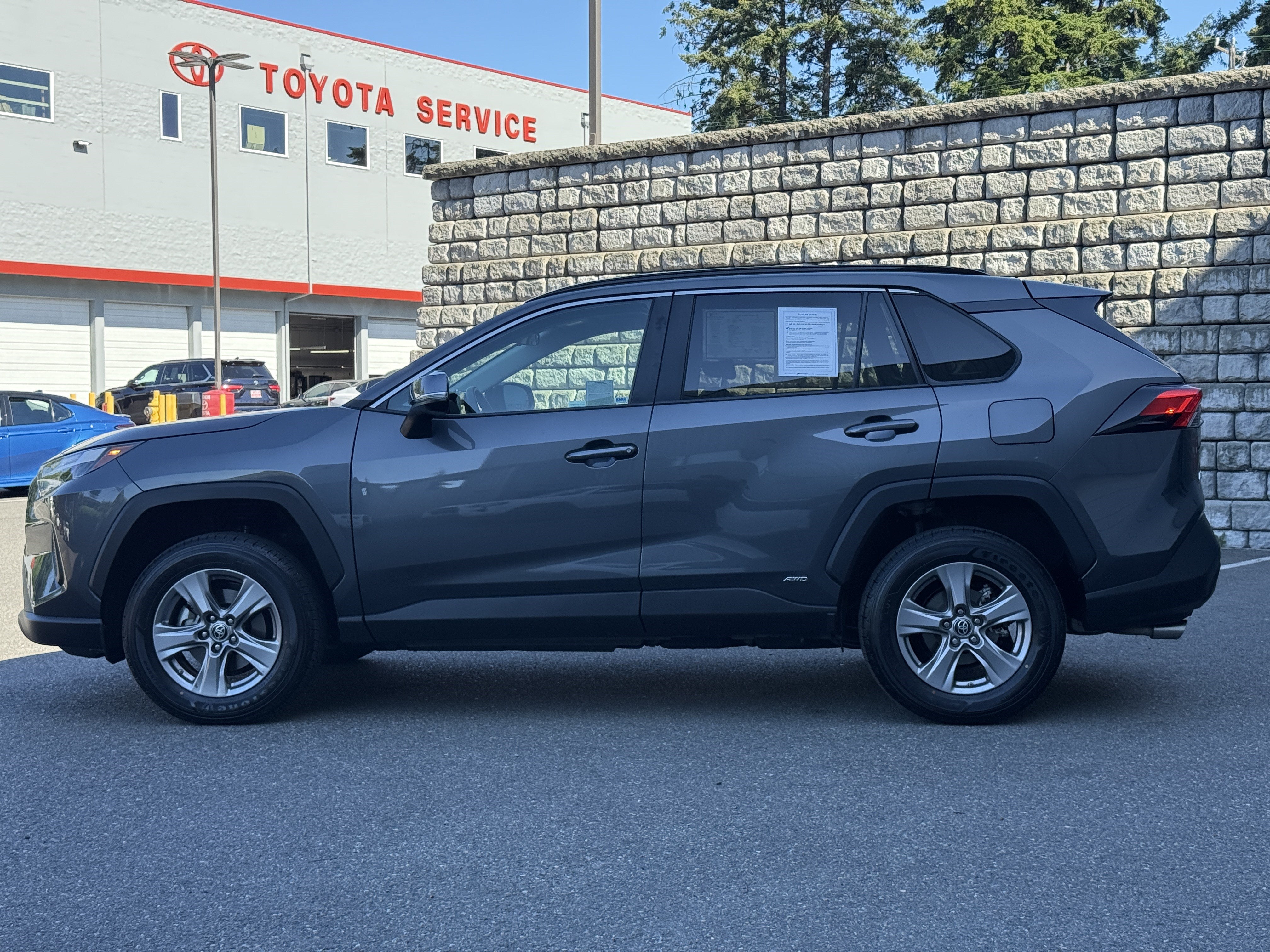 2024 Toyota RAV4 LE