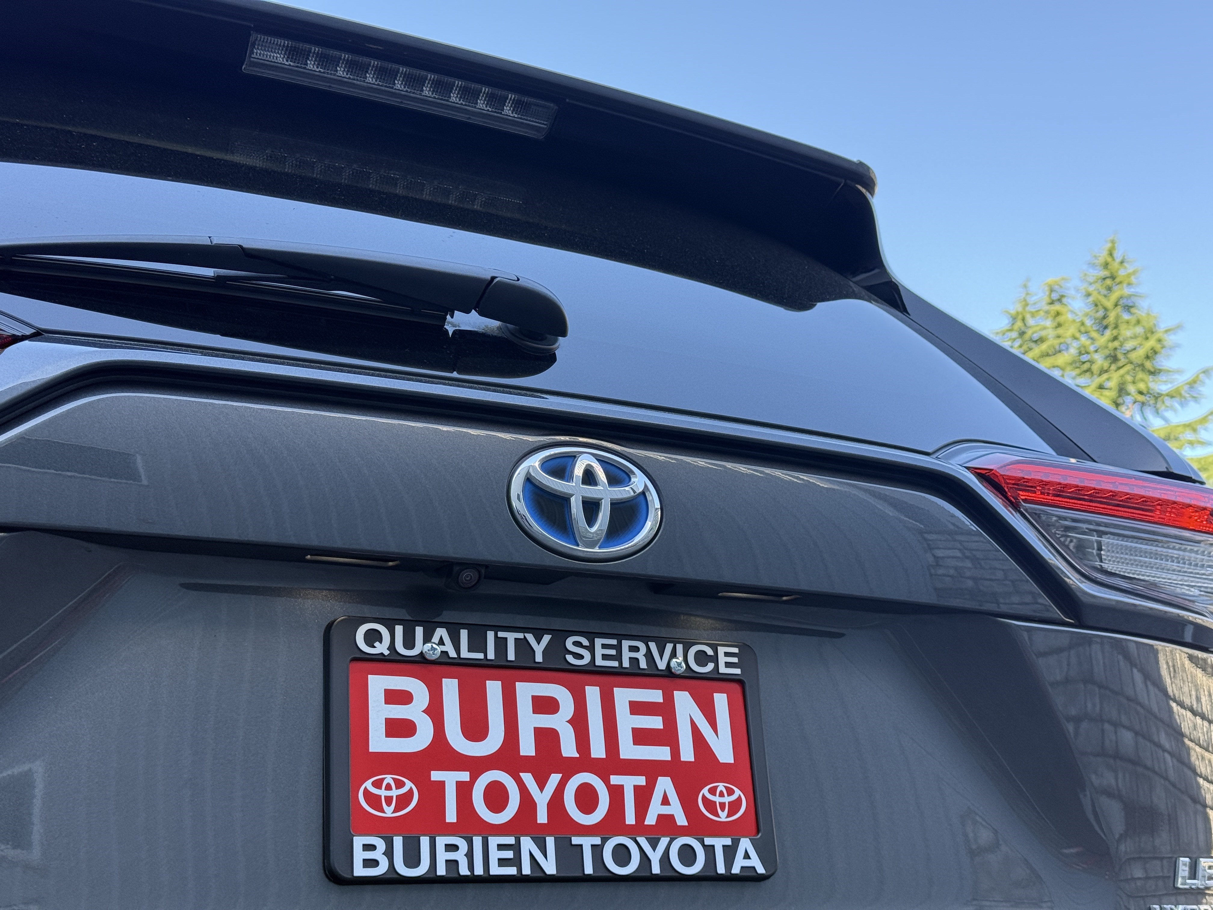 2024 Toyota RAV4 LE