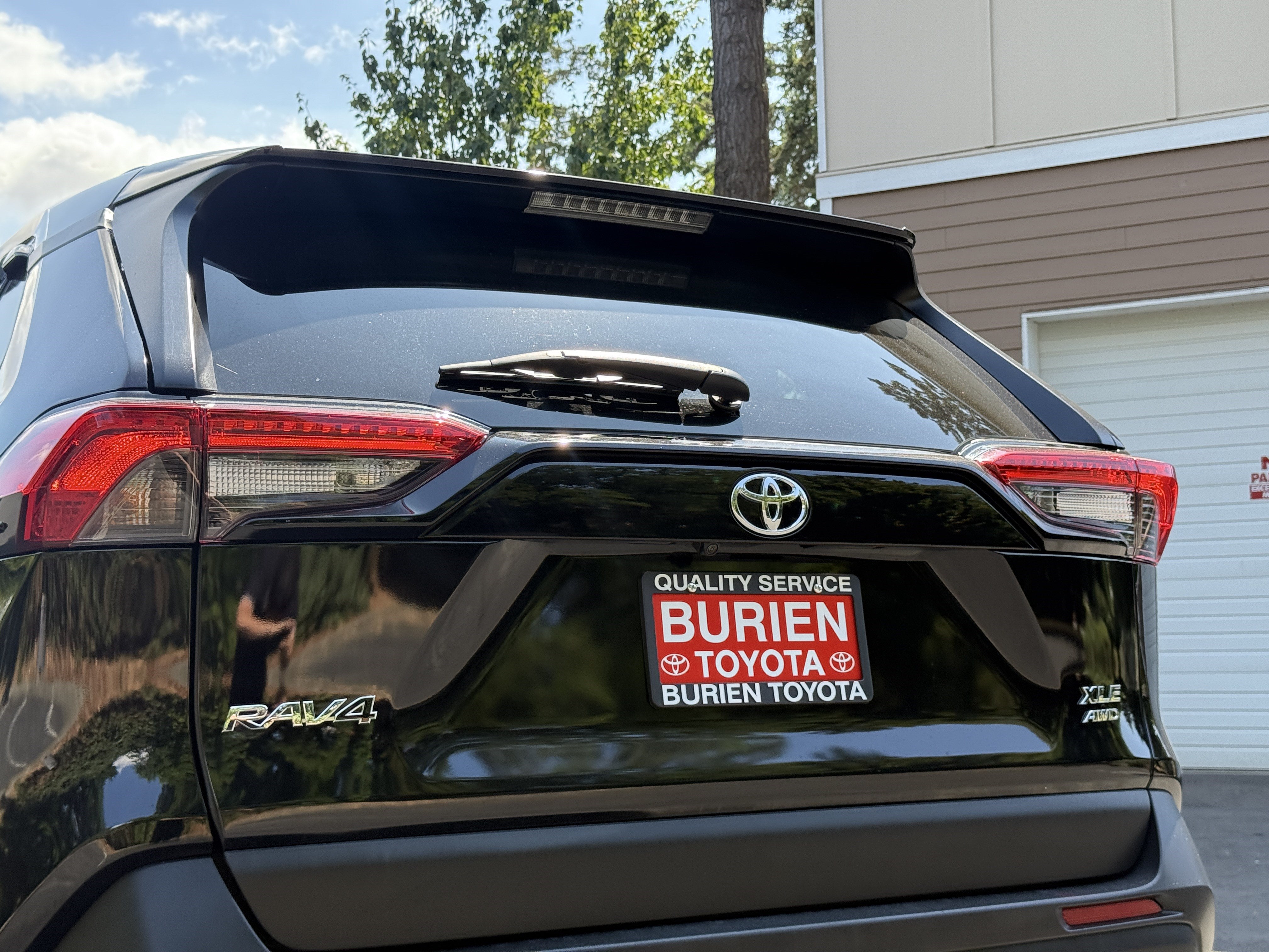 2025 Toyota RAV4 XLE