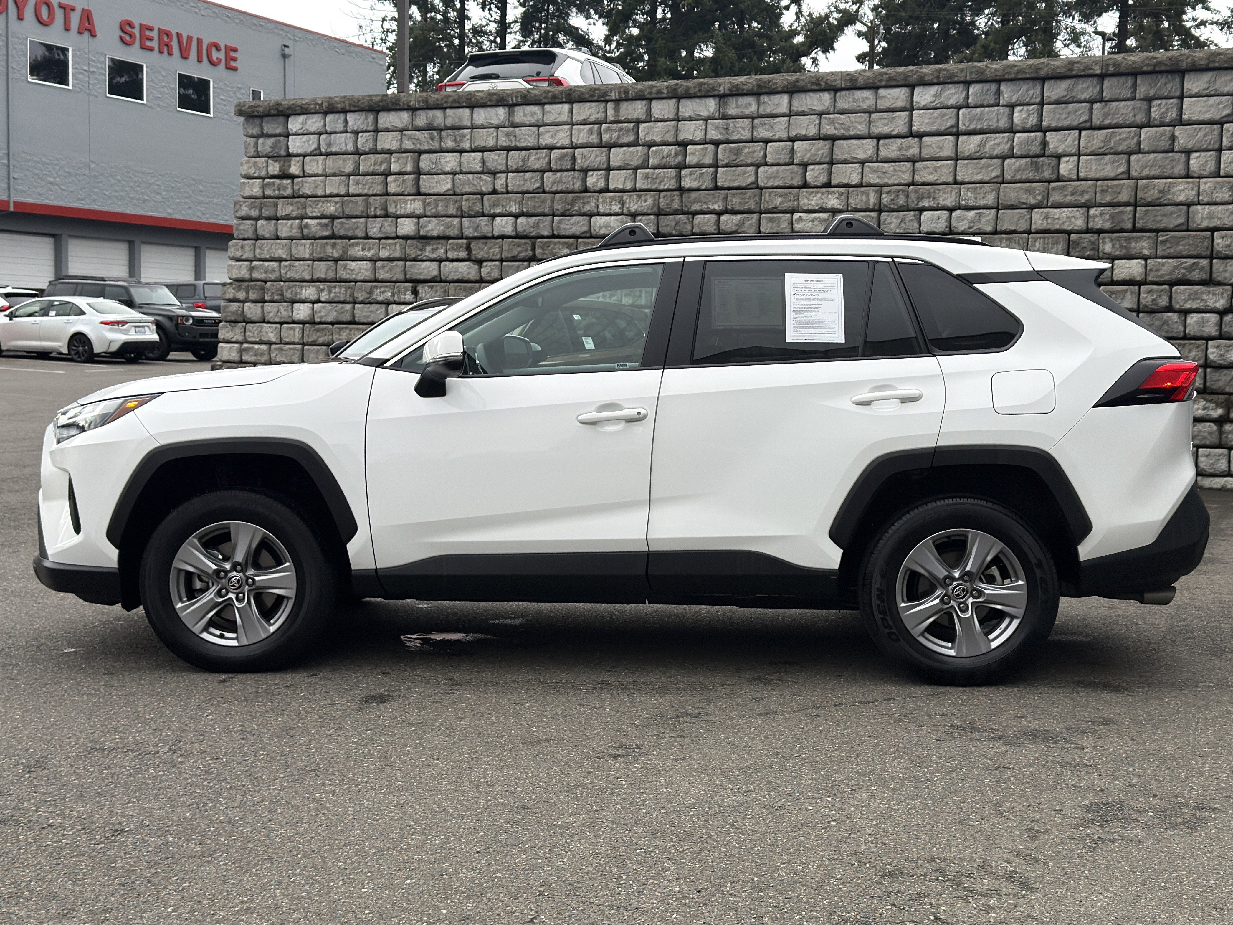 2024 Toyota RAV4 XLE
