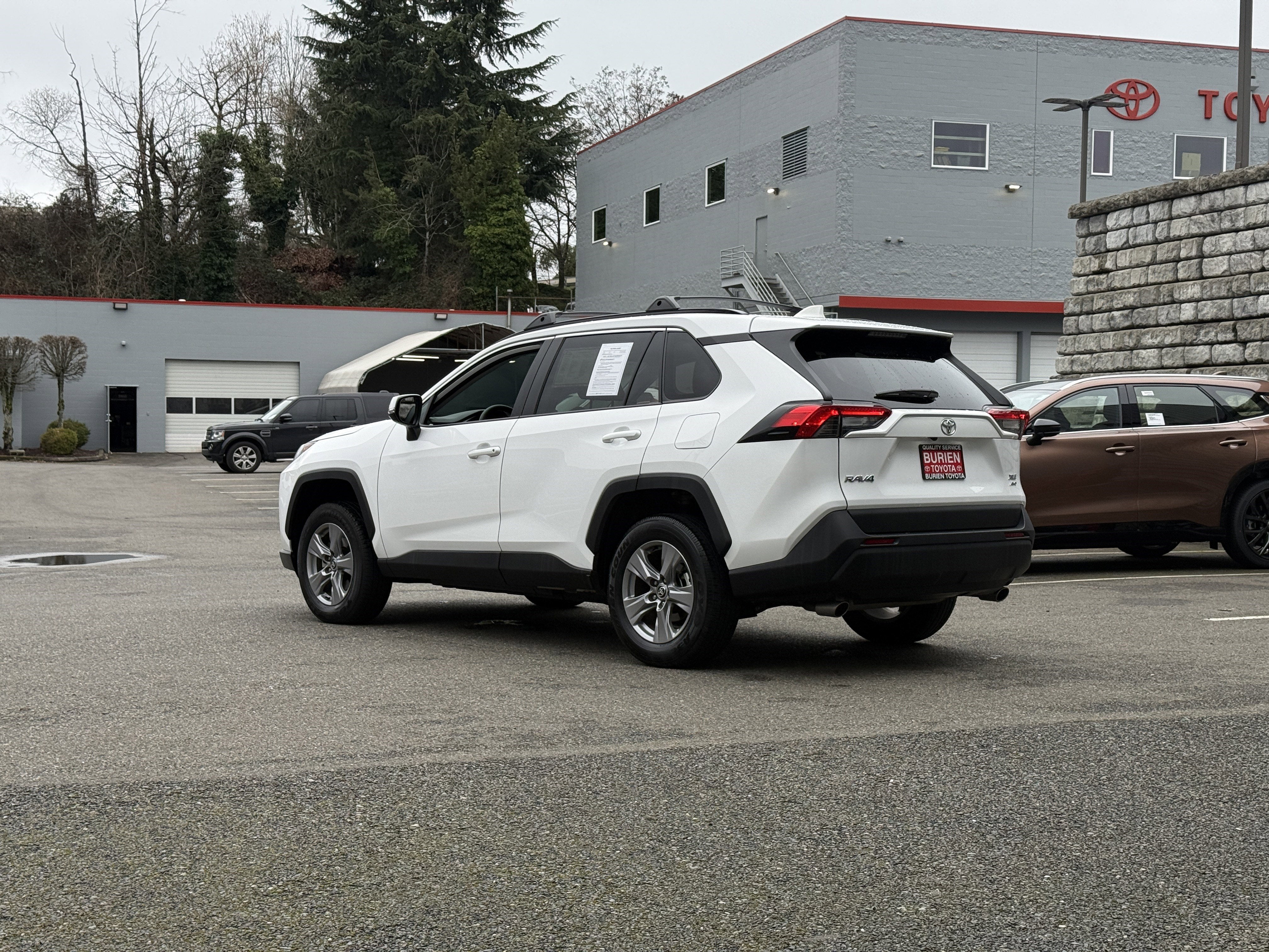 2024 Toyota RAV4 XLE