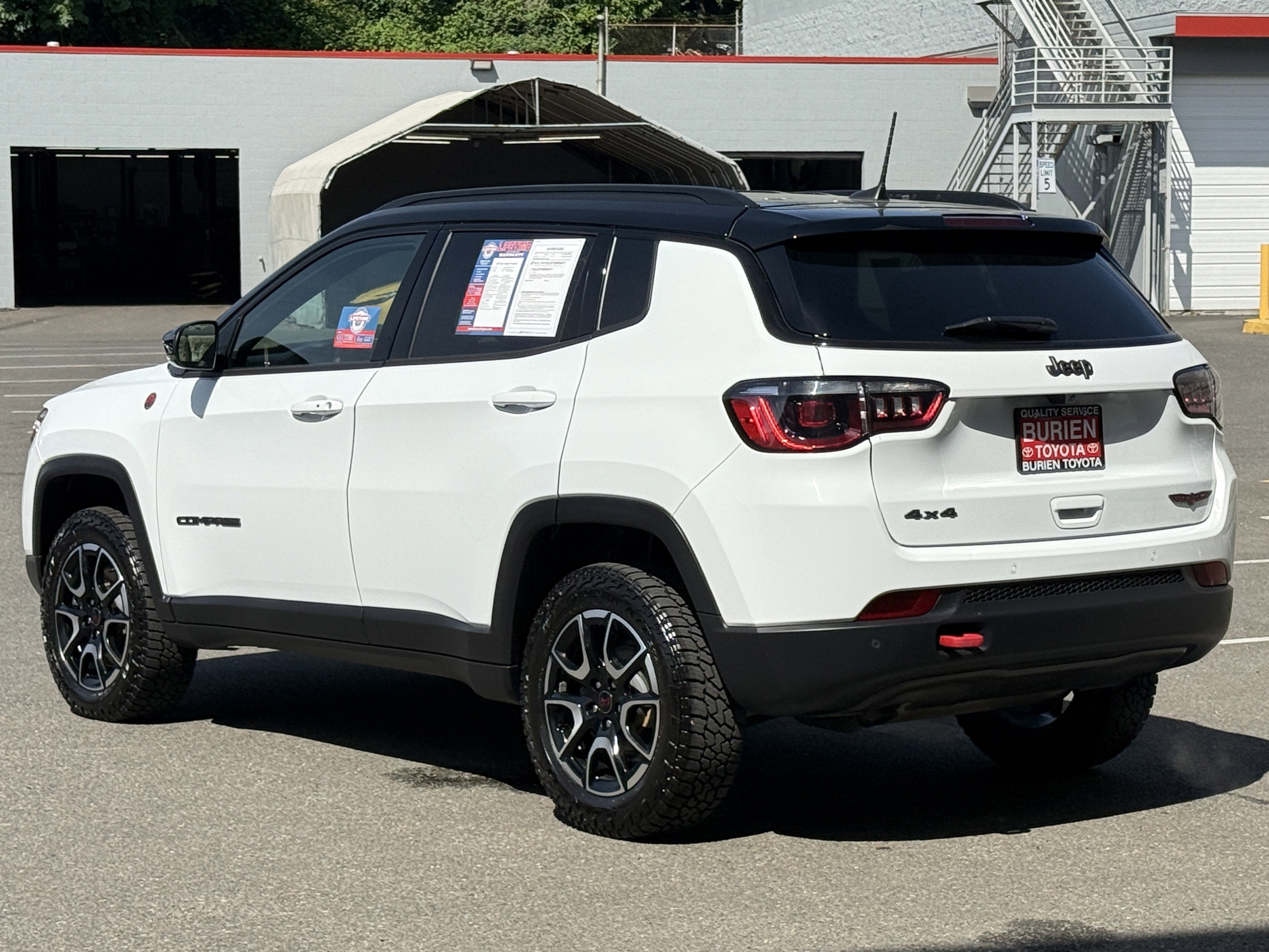 2025 Jeep Compass Trailhawk