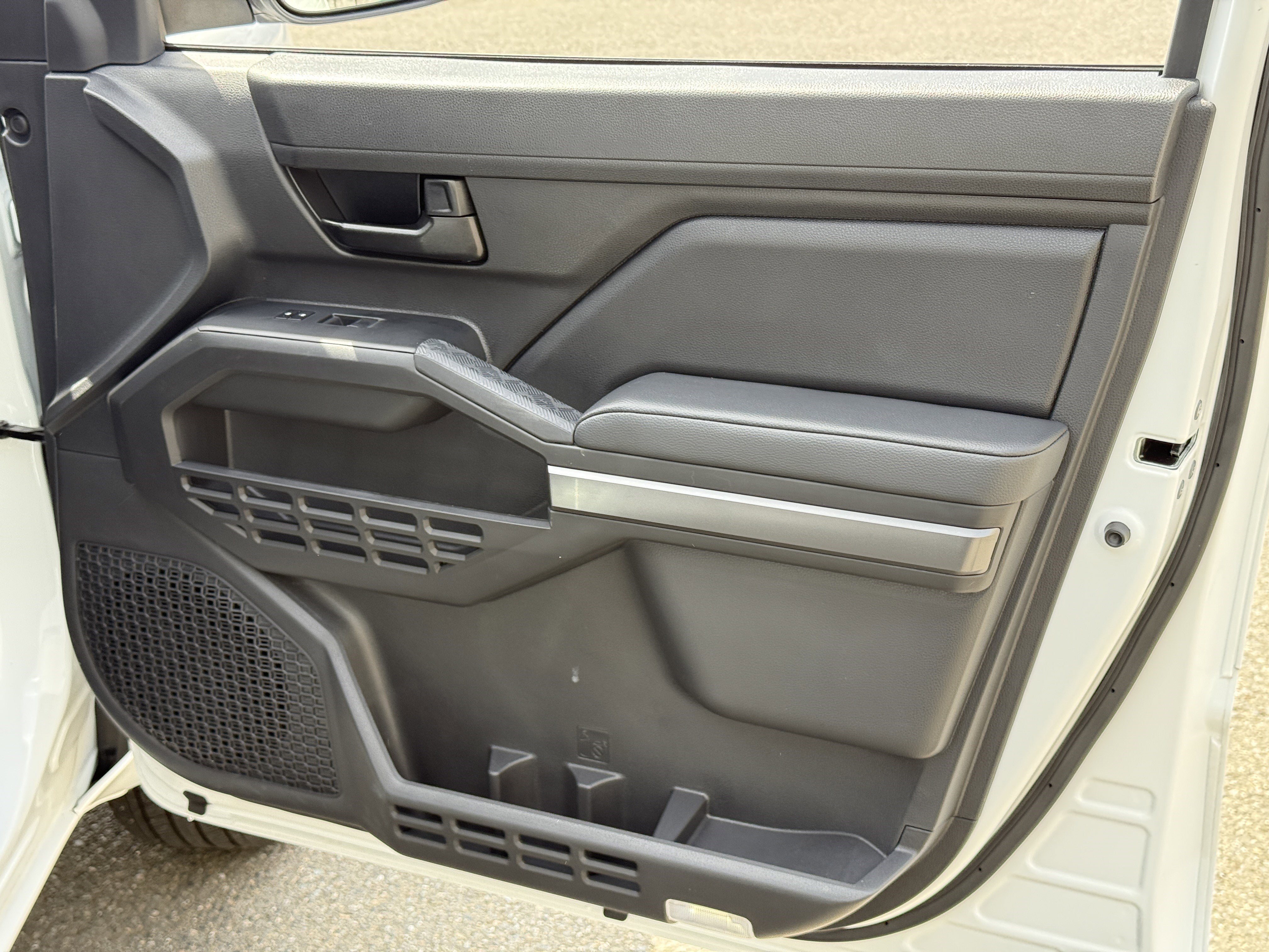 2025 Toyota Tacoma 4WD SR5