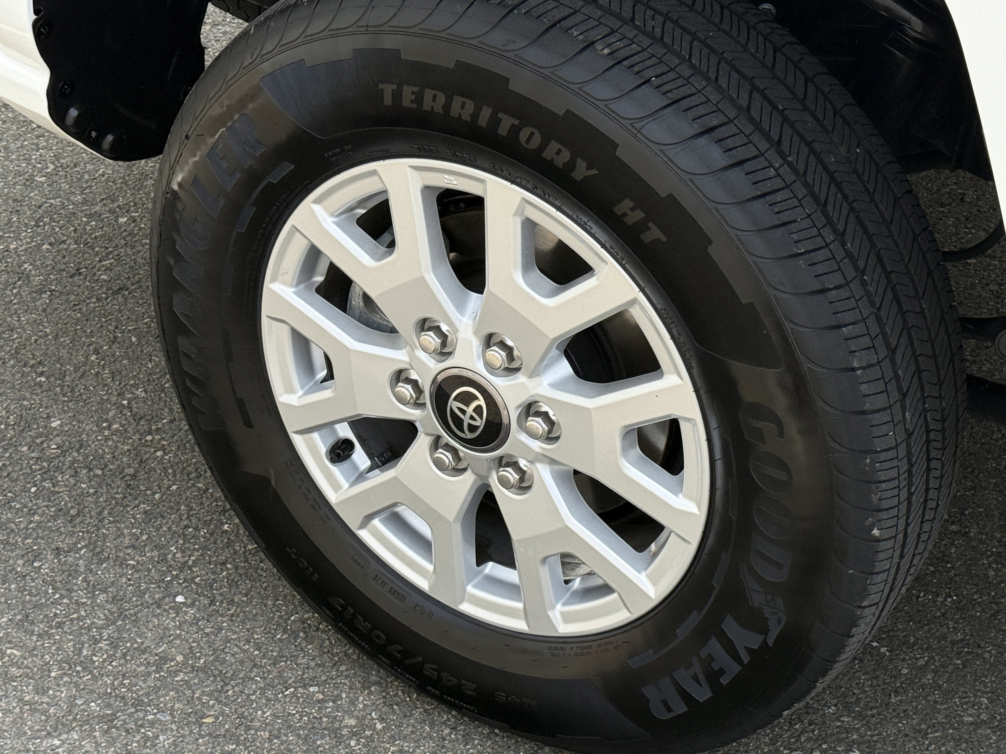 2025 Toyota Tacoma 4WD SR5