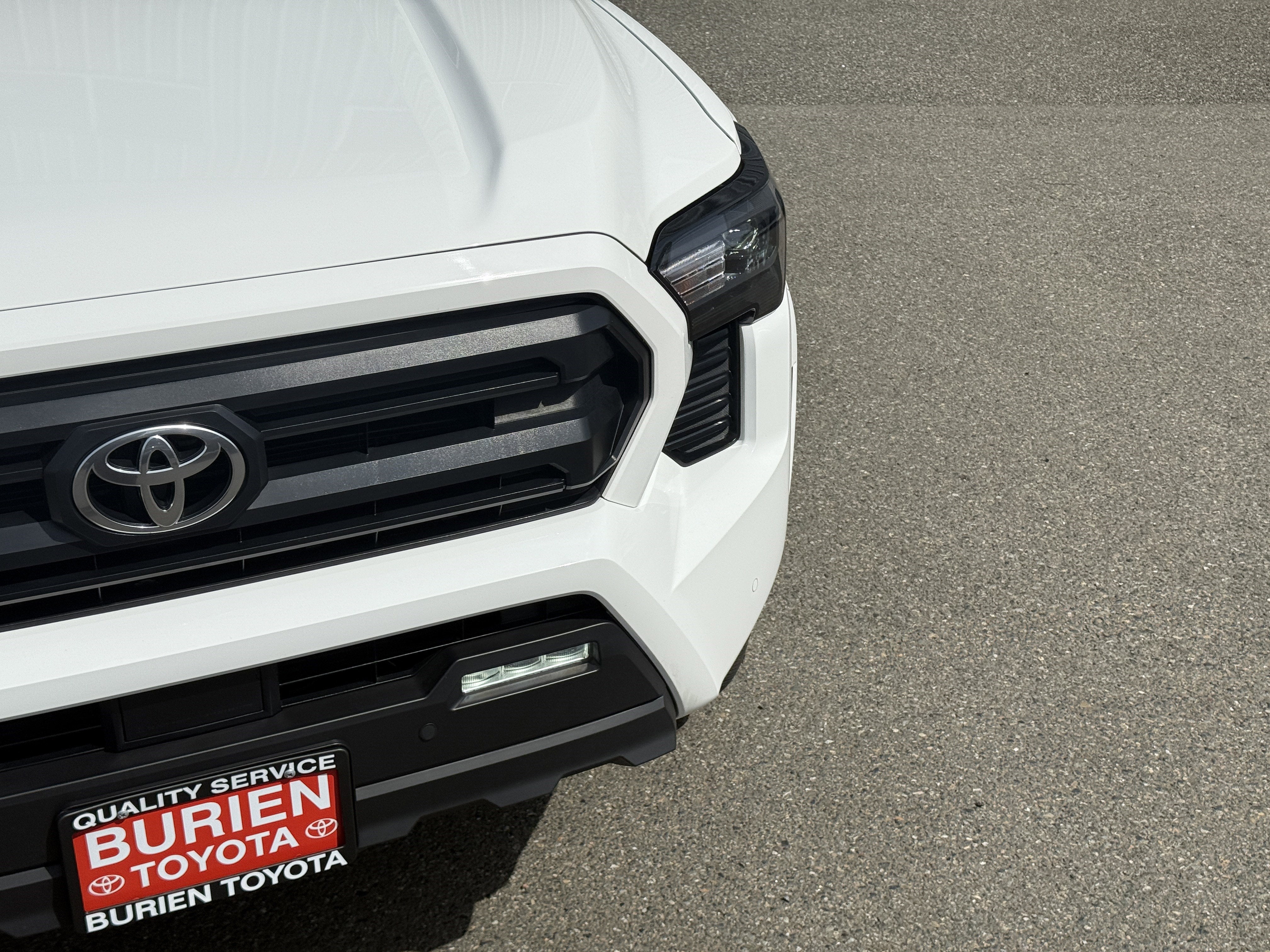 2025 Toyota Tacoma 4WD SR5