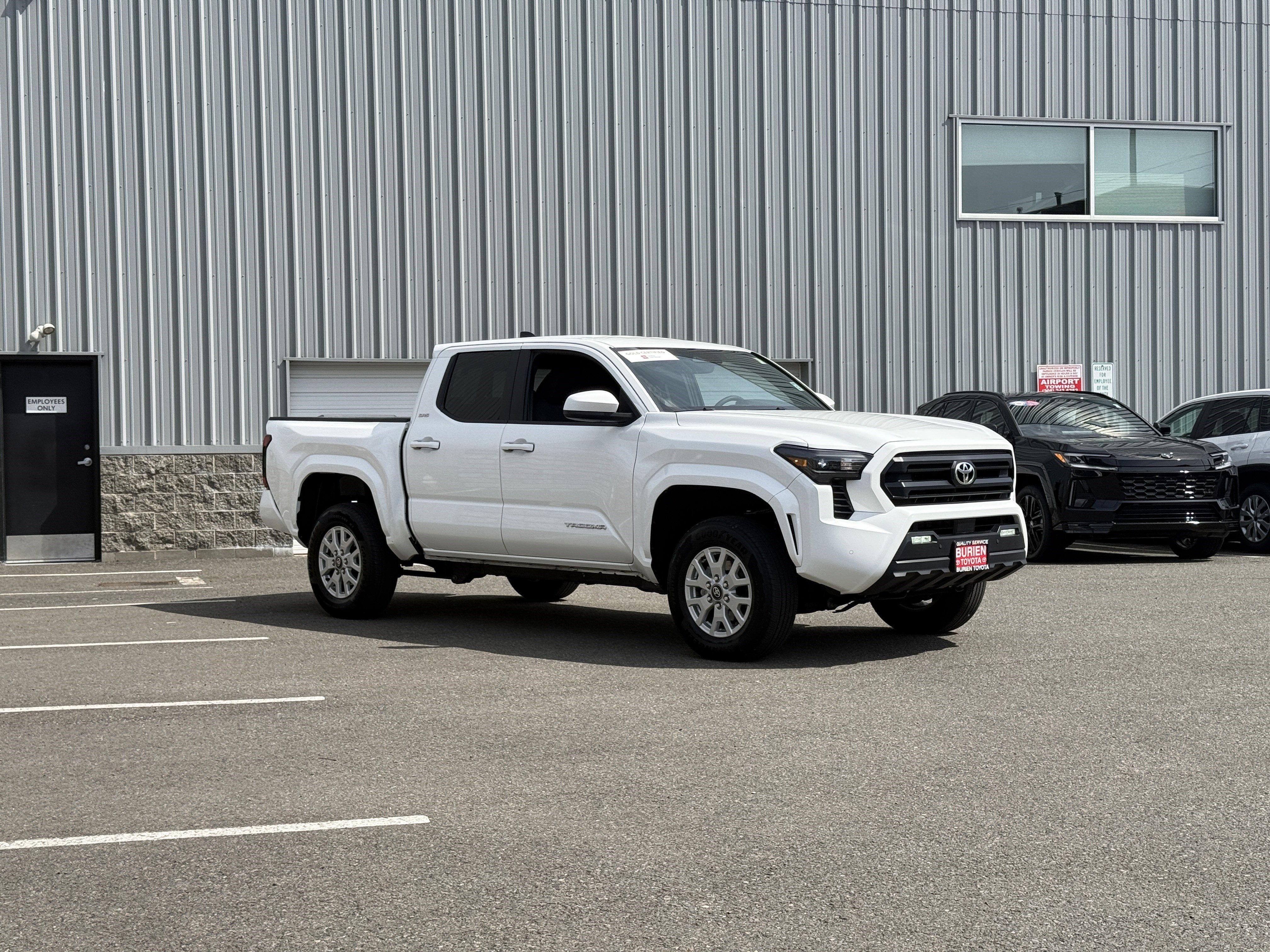2025 Toyota Tacoma 4WD SR5