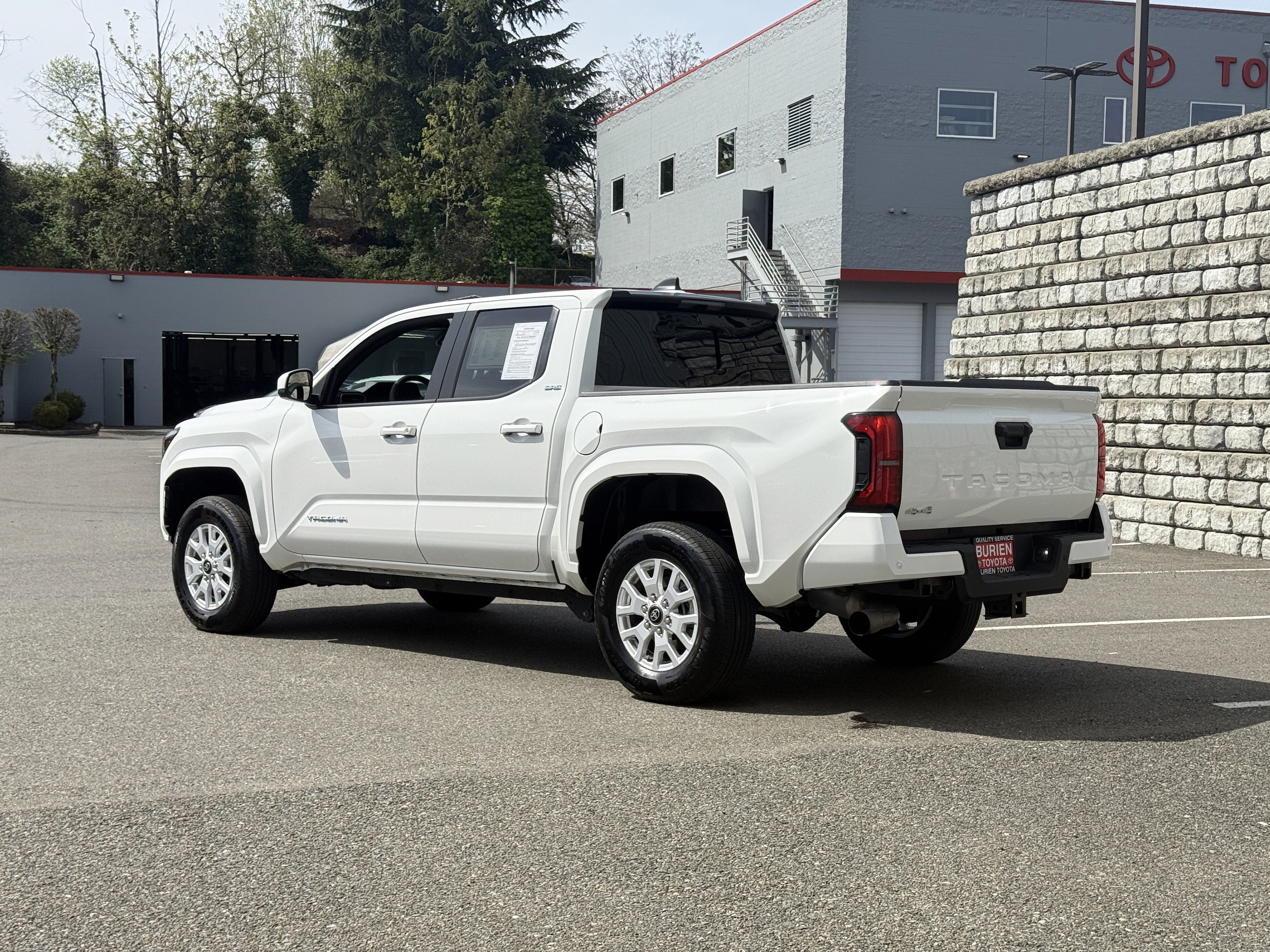 2025 Toyota Tacoma 4WD SR5