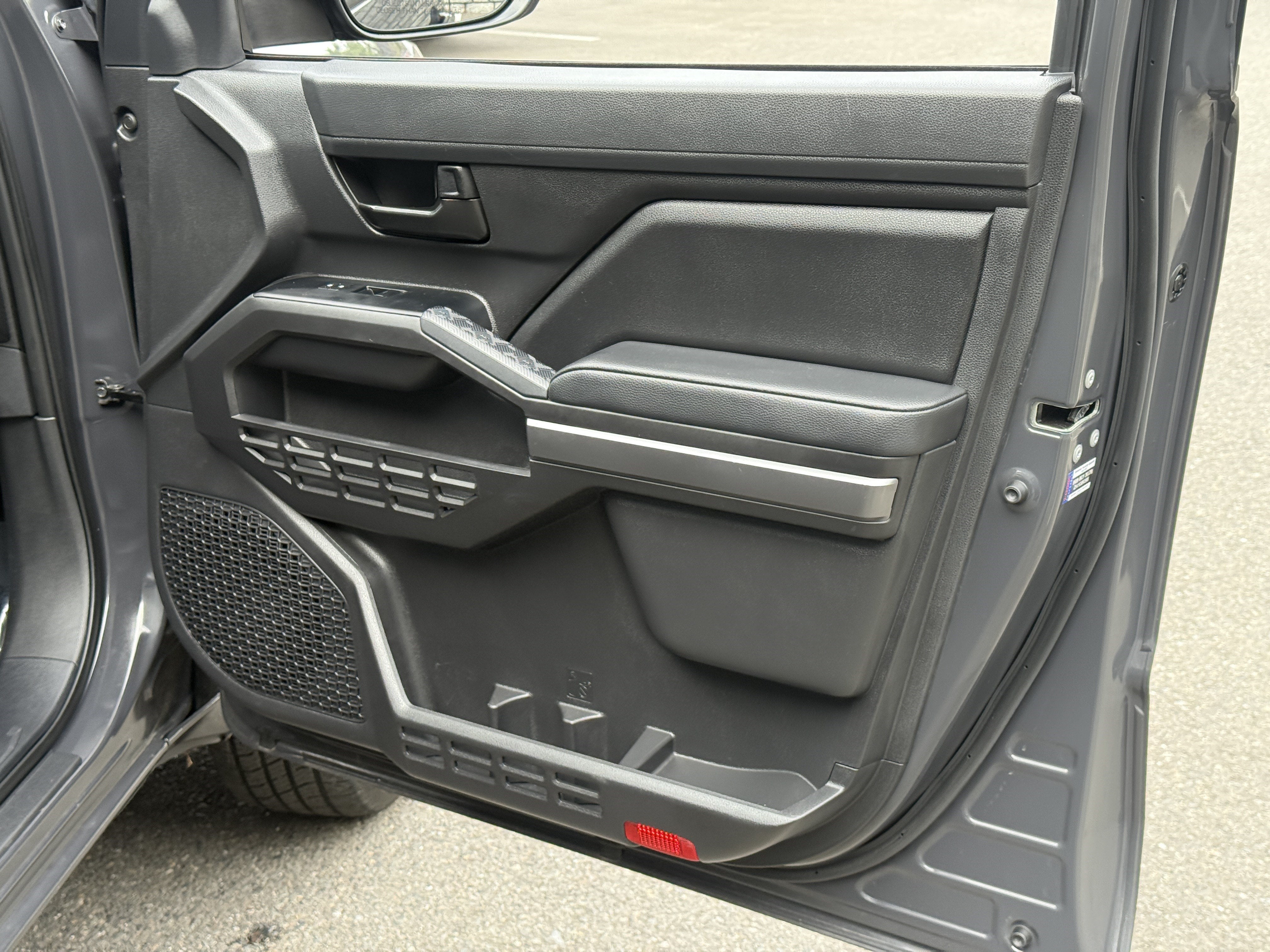 2025 Toyota Tacoma 4WD SR5
