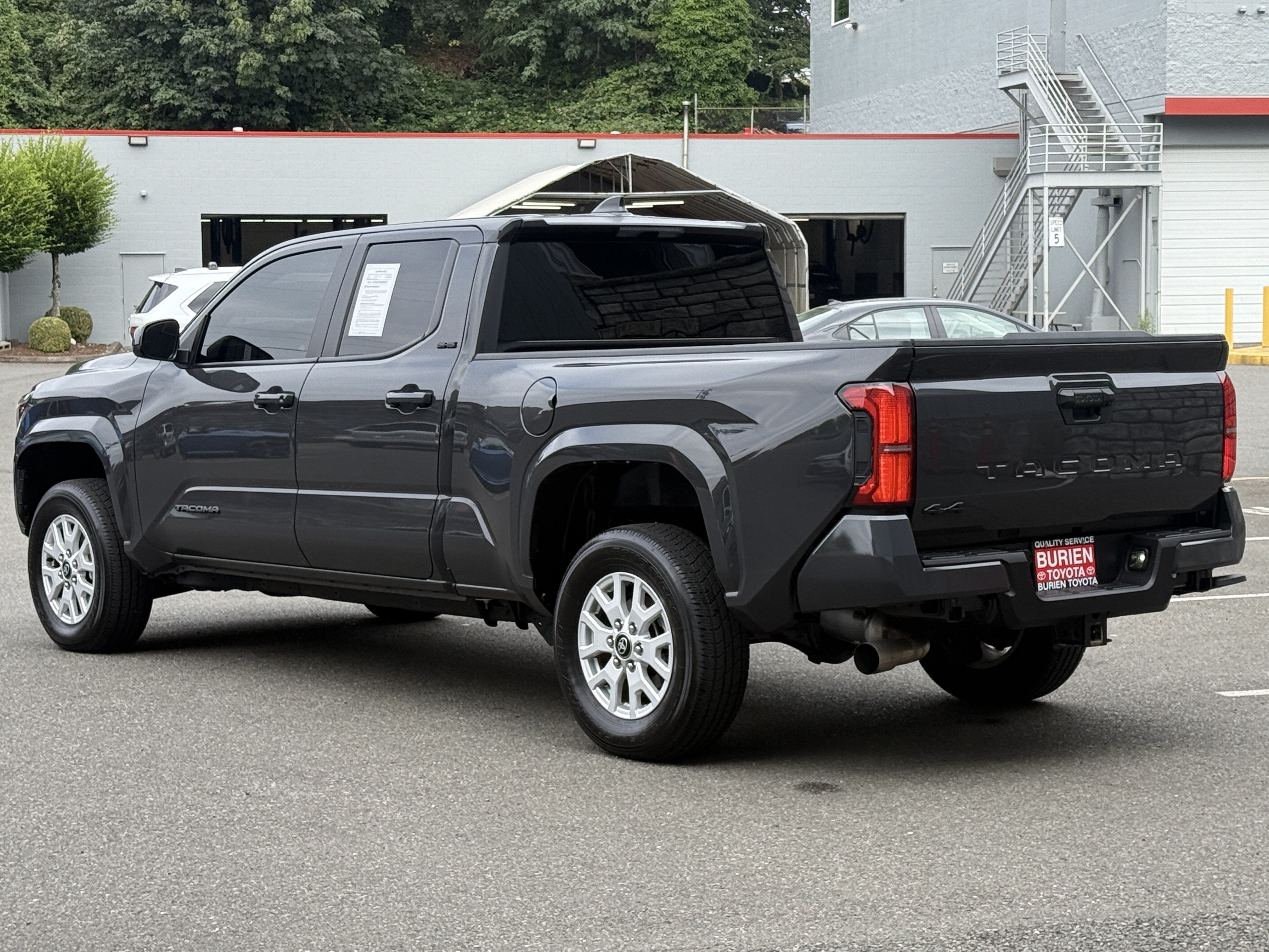 2025 Toyota Tacoma 4WD SR5