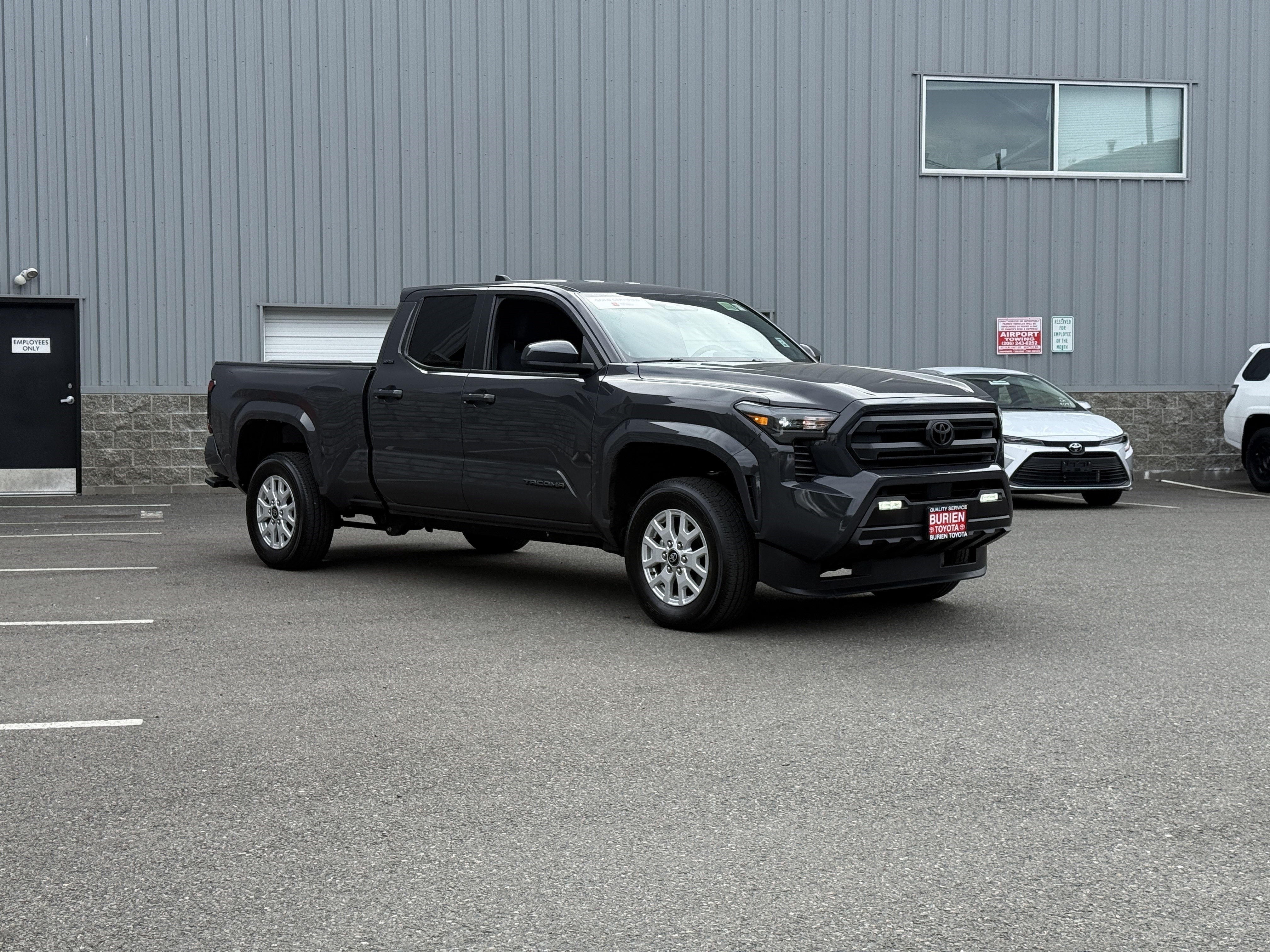 2025 Toyota Tacoma 4WD SR5