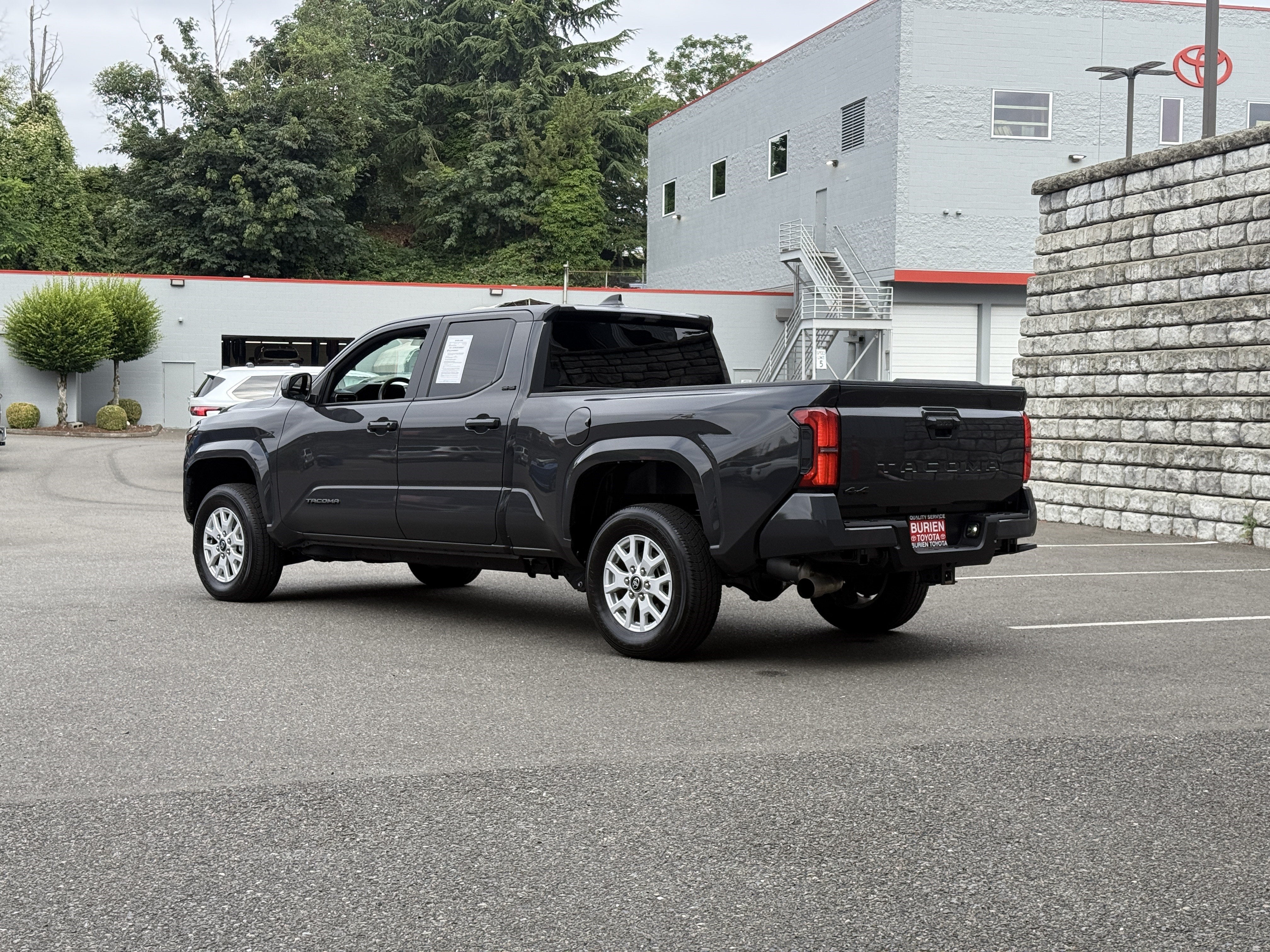 2025 Toyota Tacoma 4WD SR5