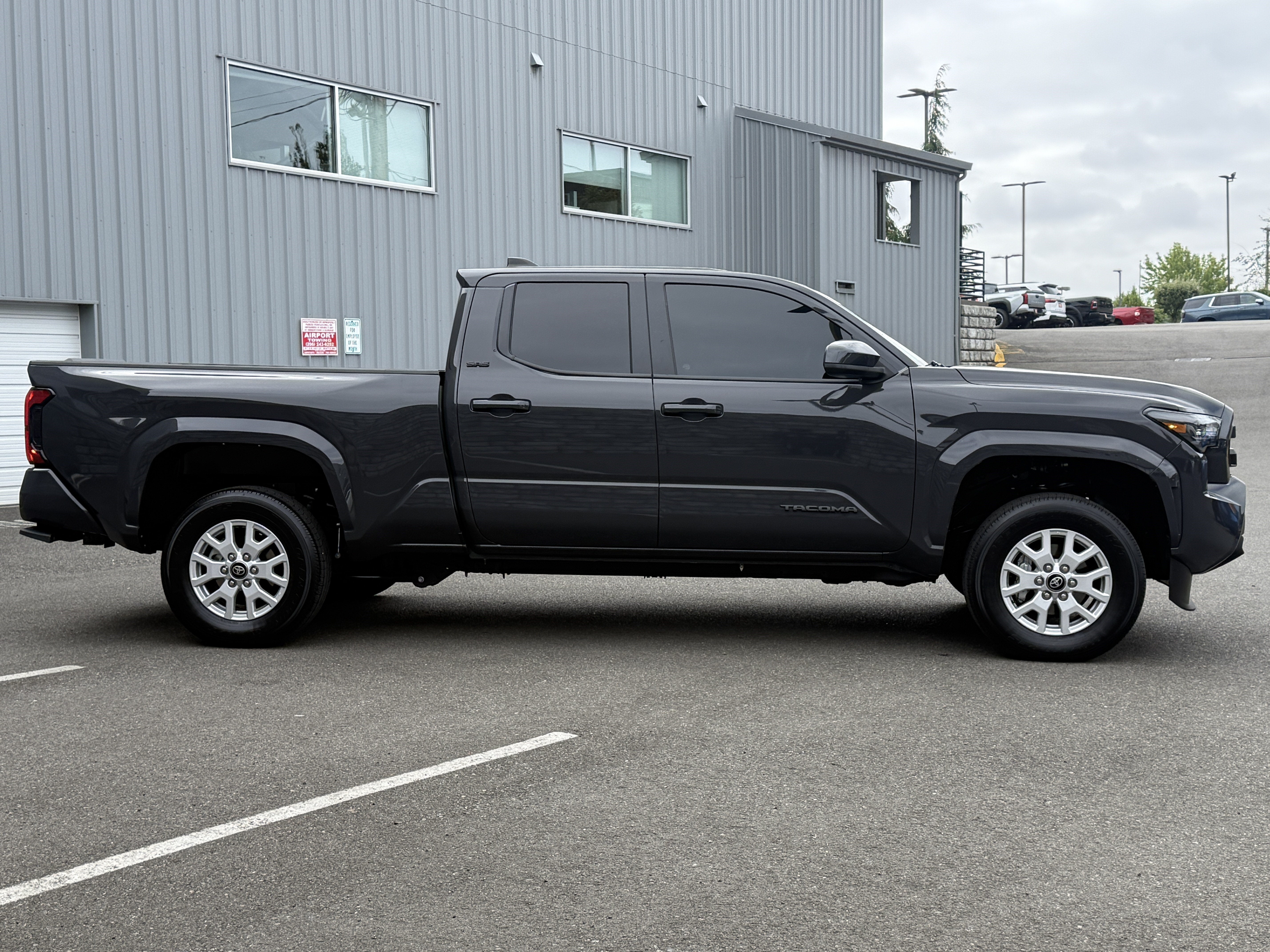 2025 Toyota Tacoma 4WD SR5