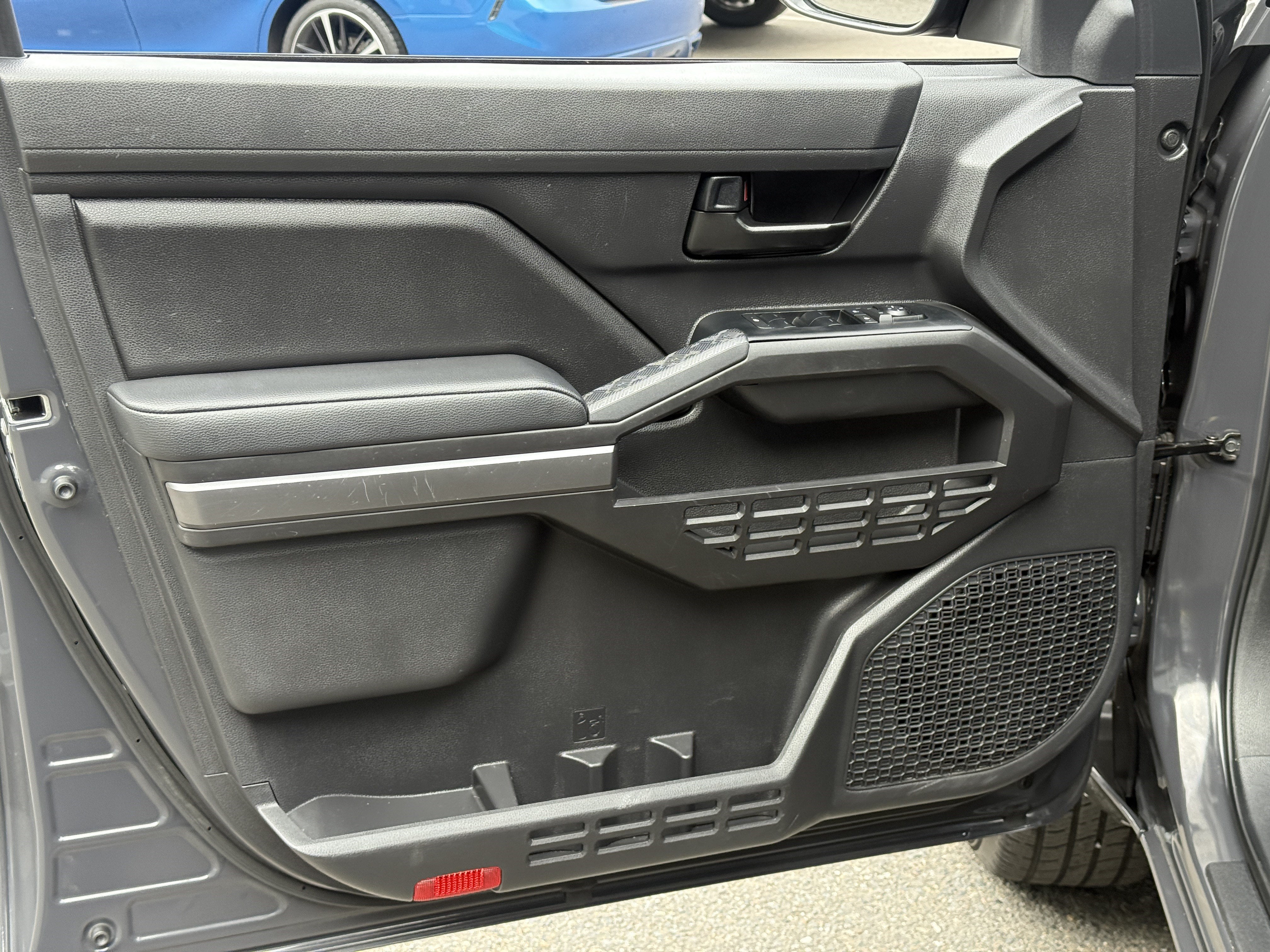2025 Toyota Tacoma 4WD SR5