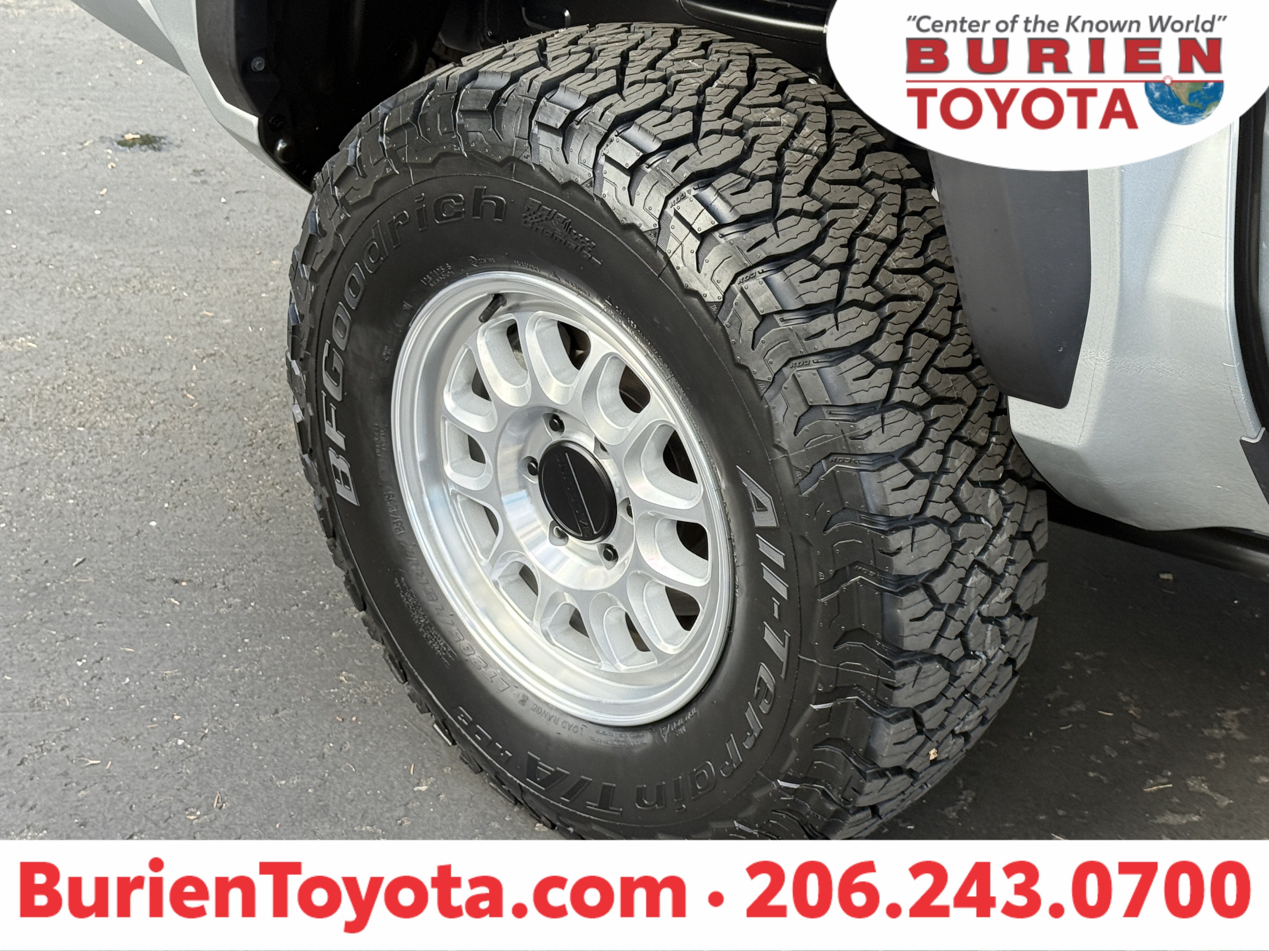 2025 Toyota Tacoma 4WD TRD Off-Road HV