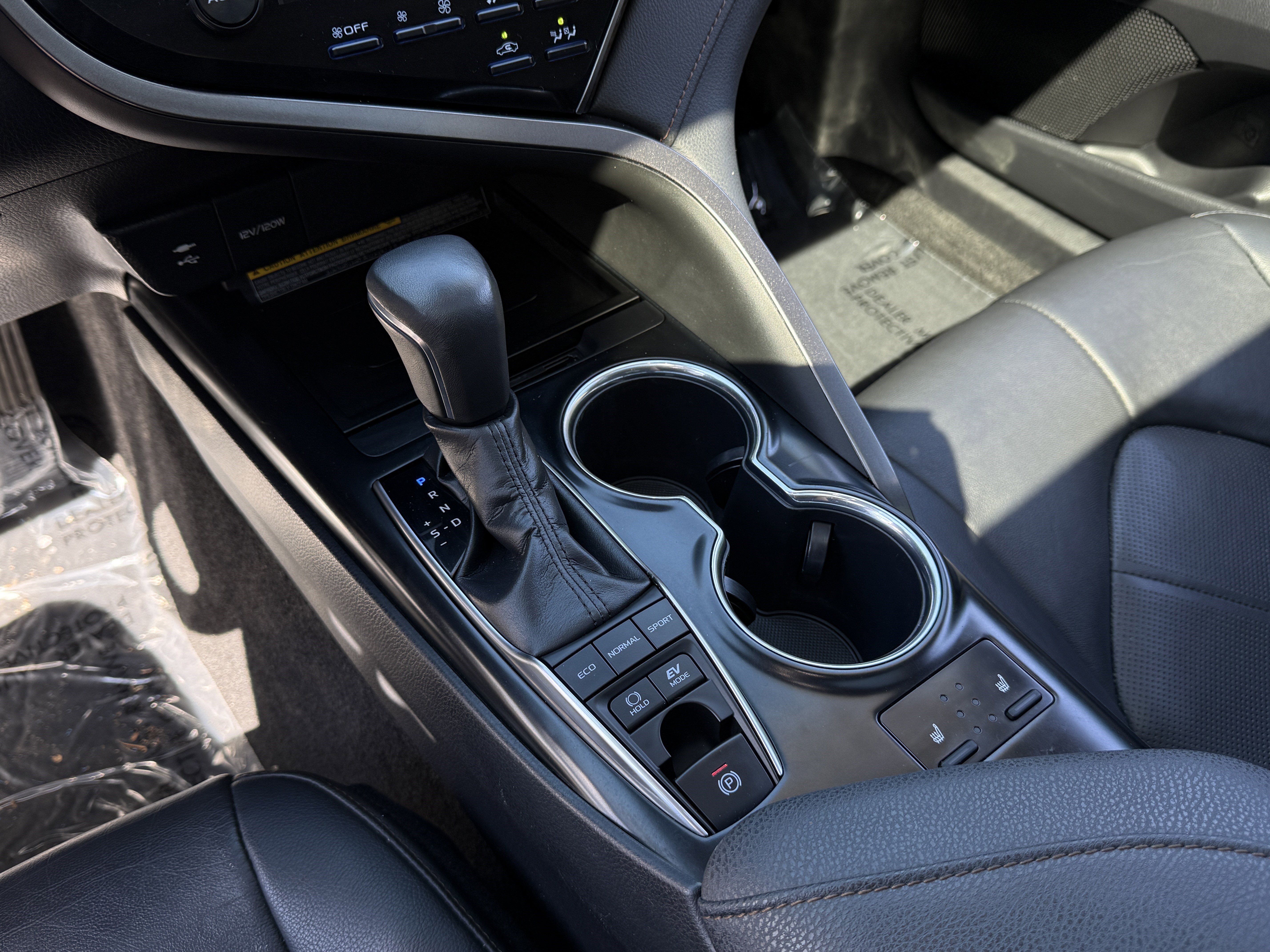 2019 Toyota Camry Hybrid XLE