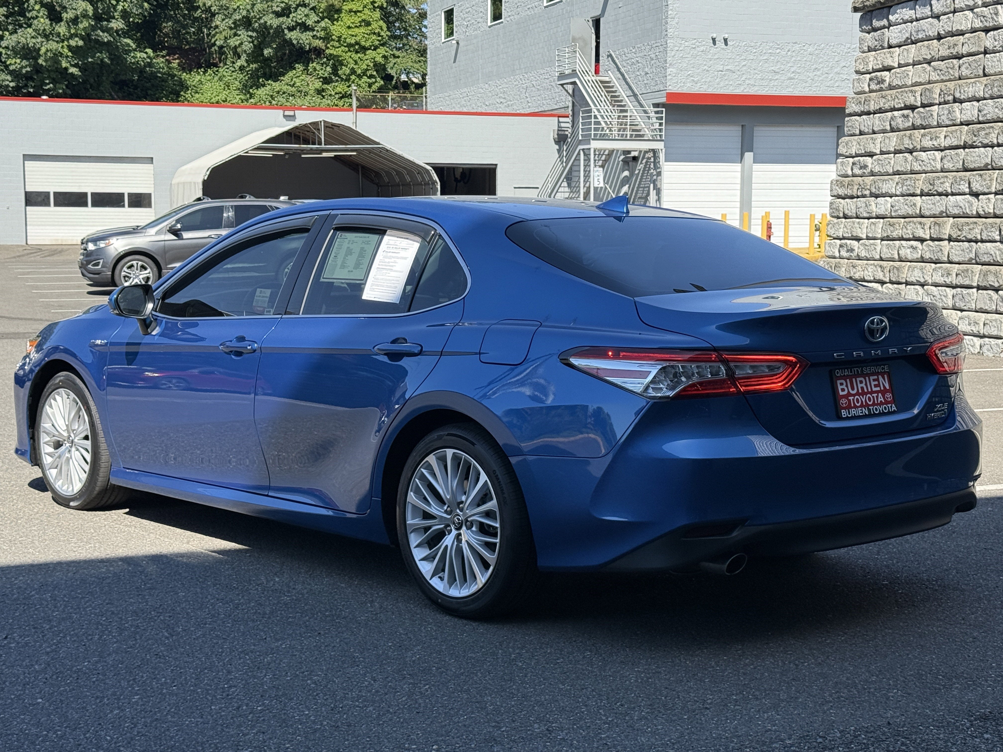 2019 Toyota Camry Hybrid XLE