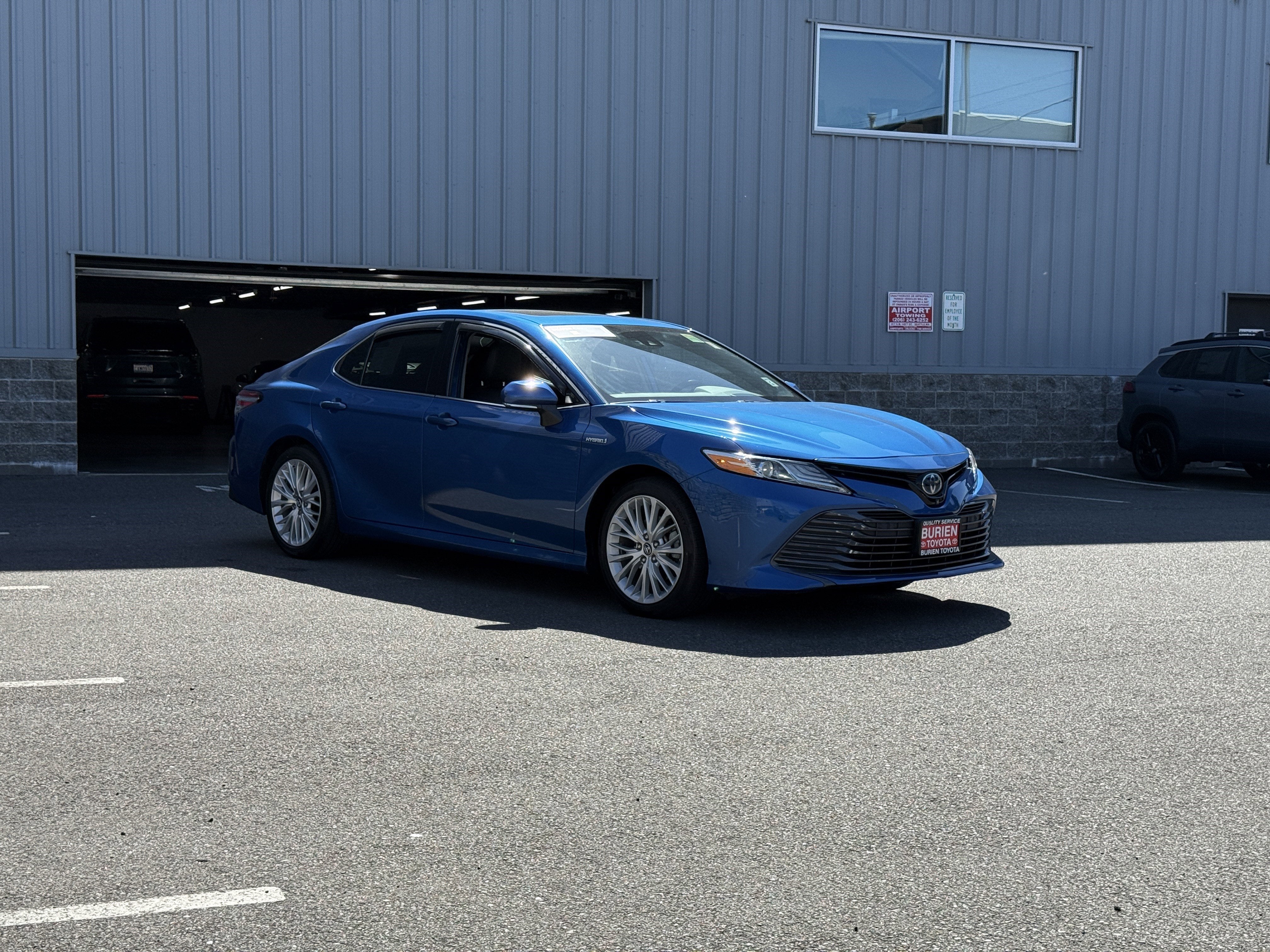 2019 Toyota Camry Hybrid XLE