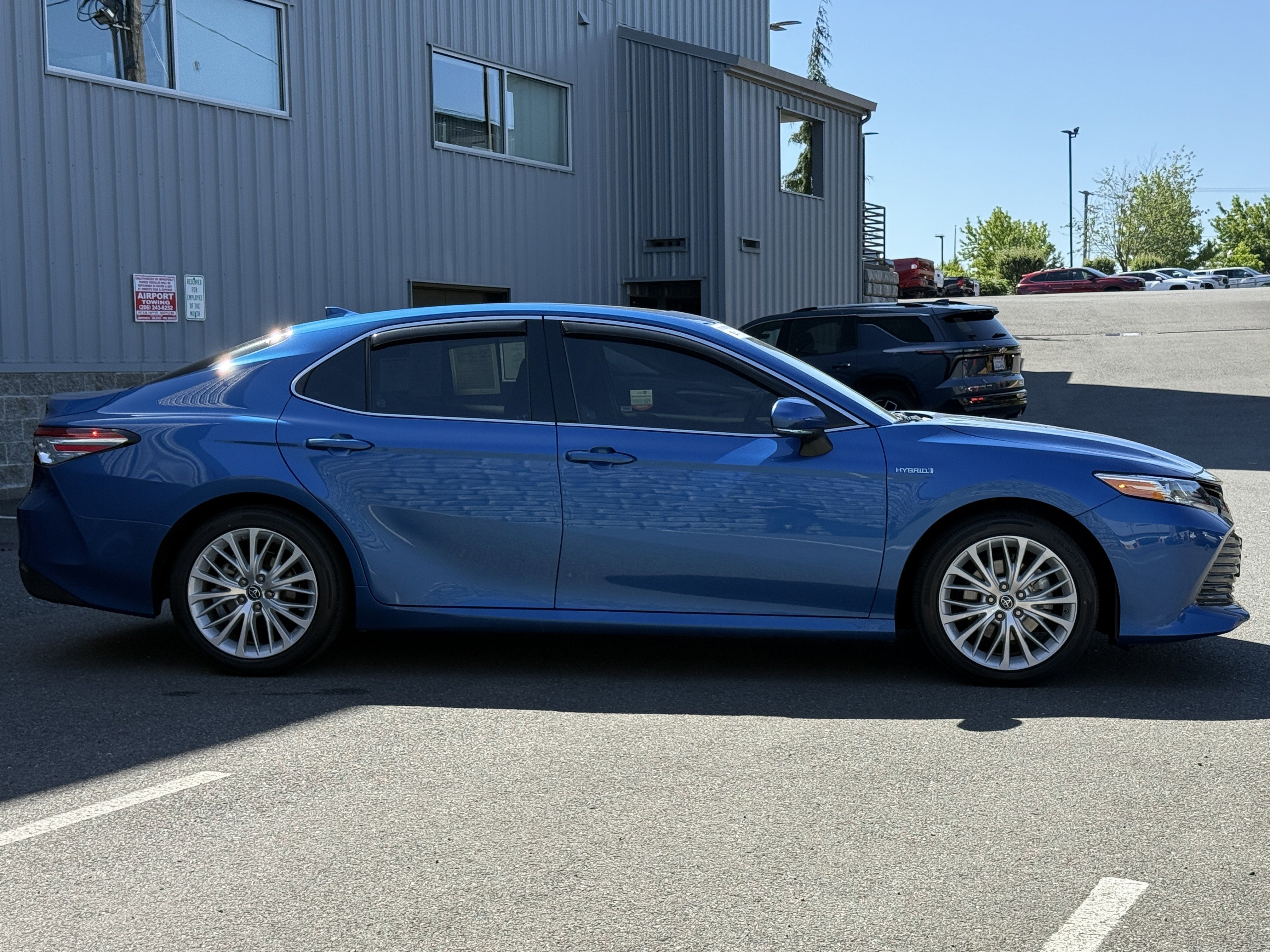 2019 Toyota Camry Hybrid XLE