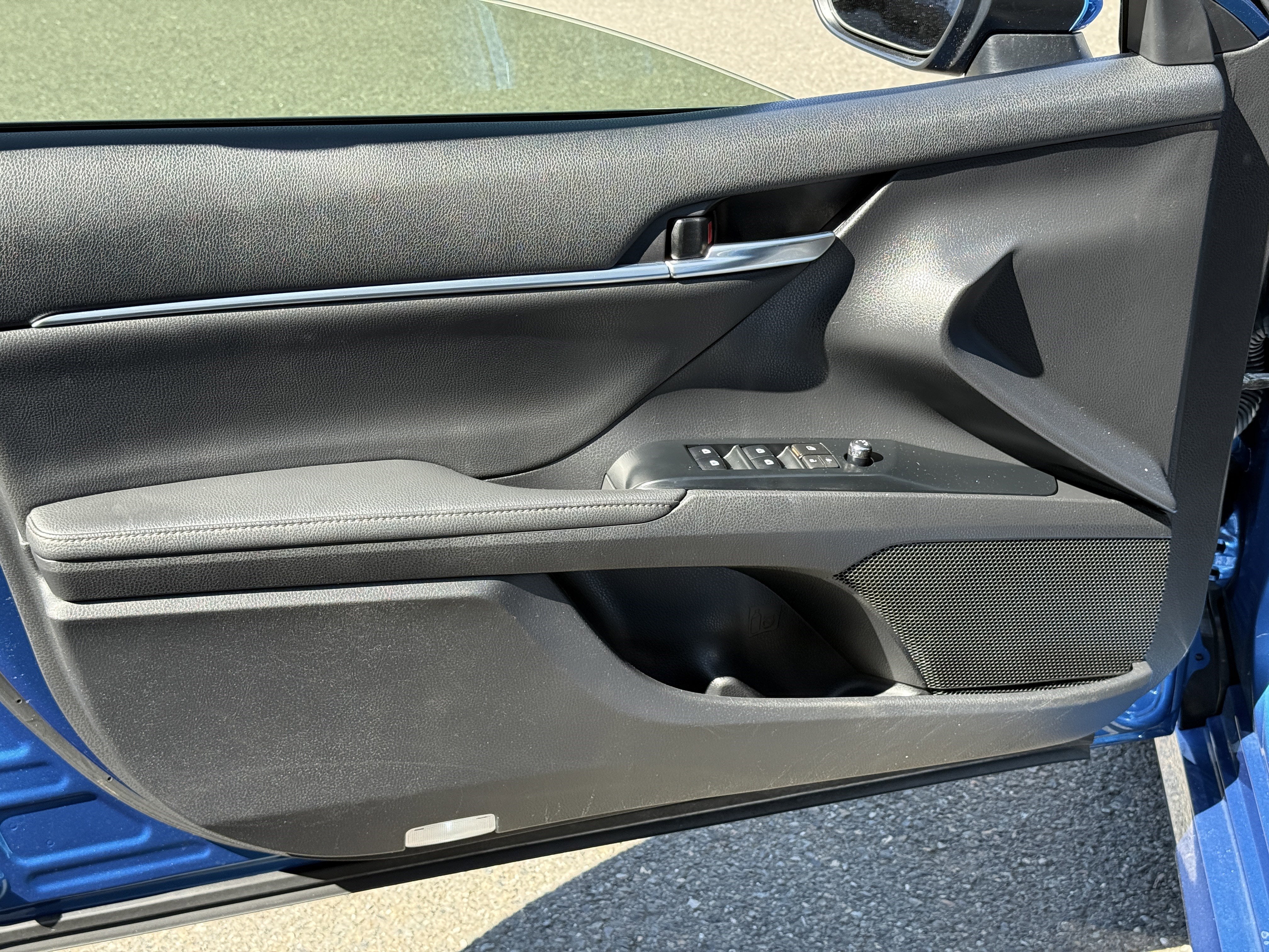 2019 Toyota Camry Hybrid XLE