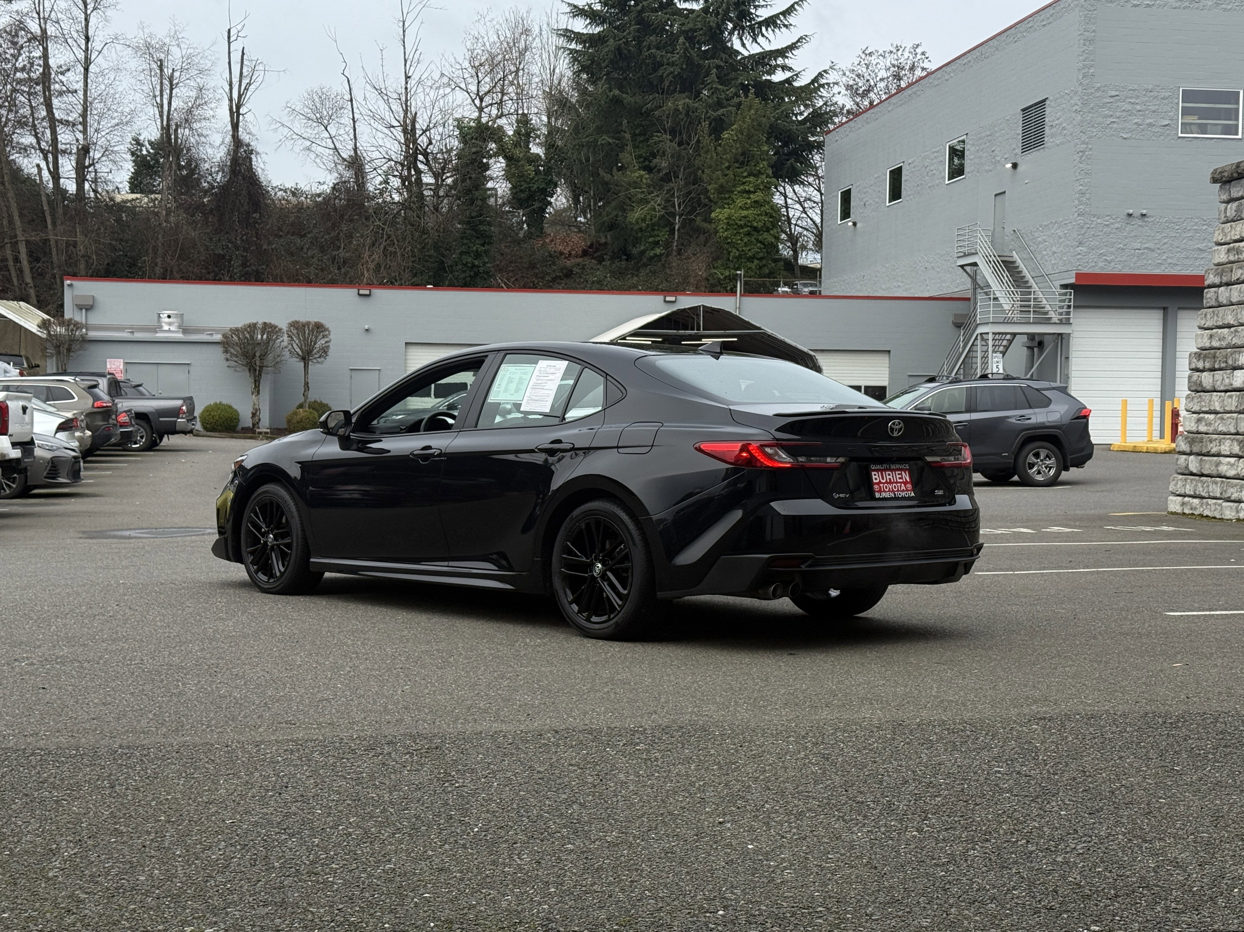 2025 Toyota Camry SE