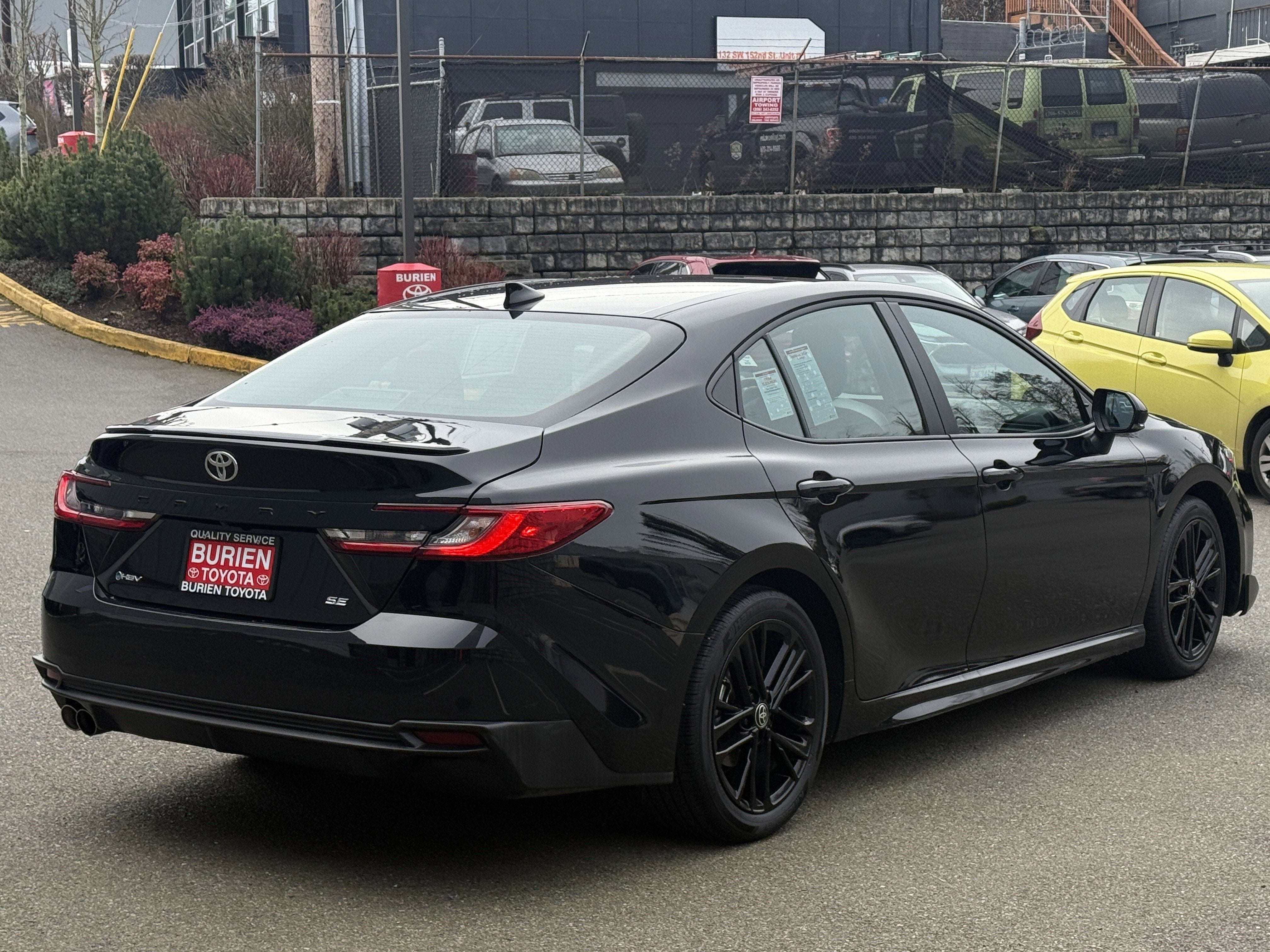 2025 Toyota Camry SE