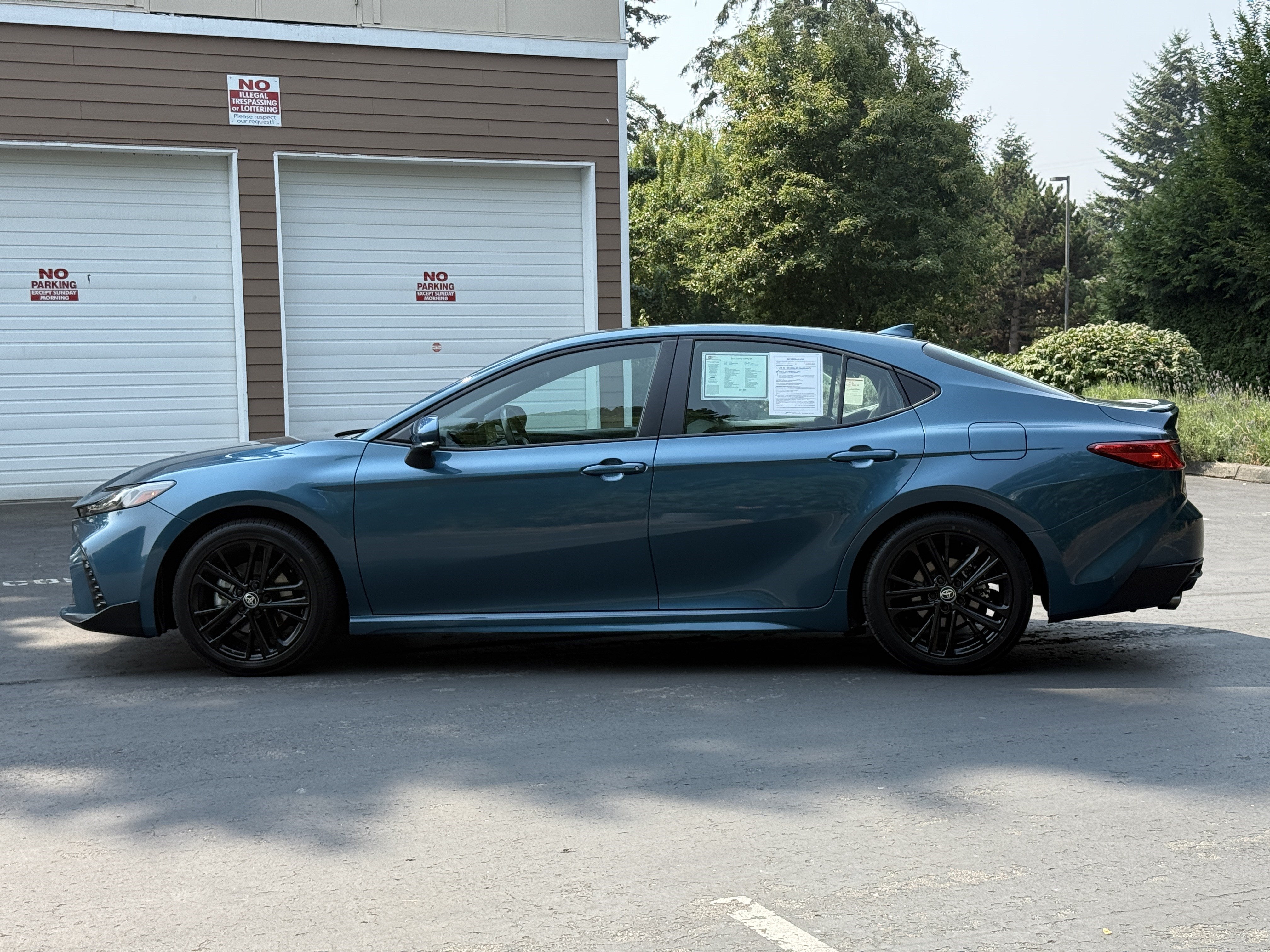 2025 Toyota Camry SE