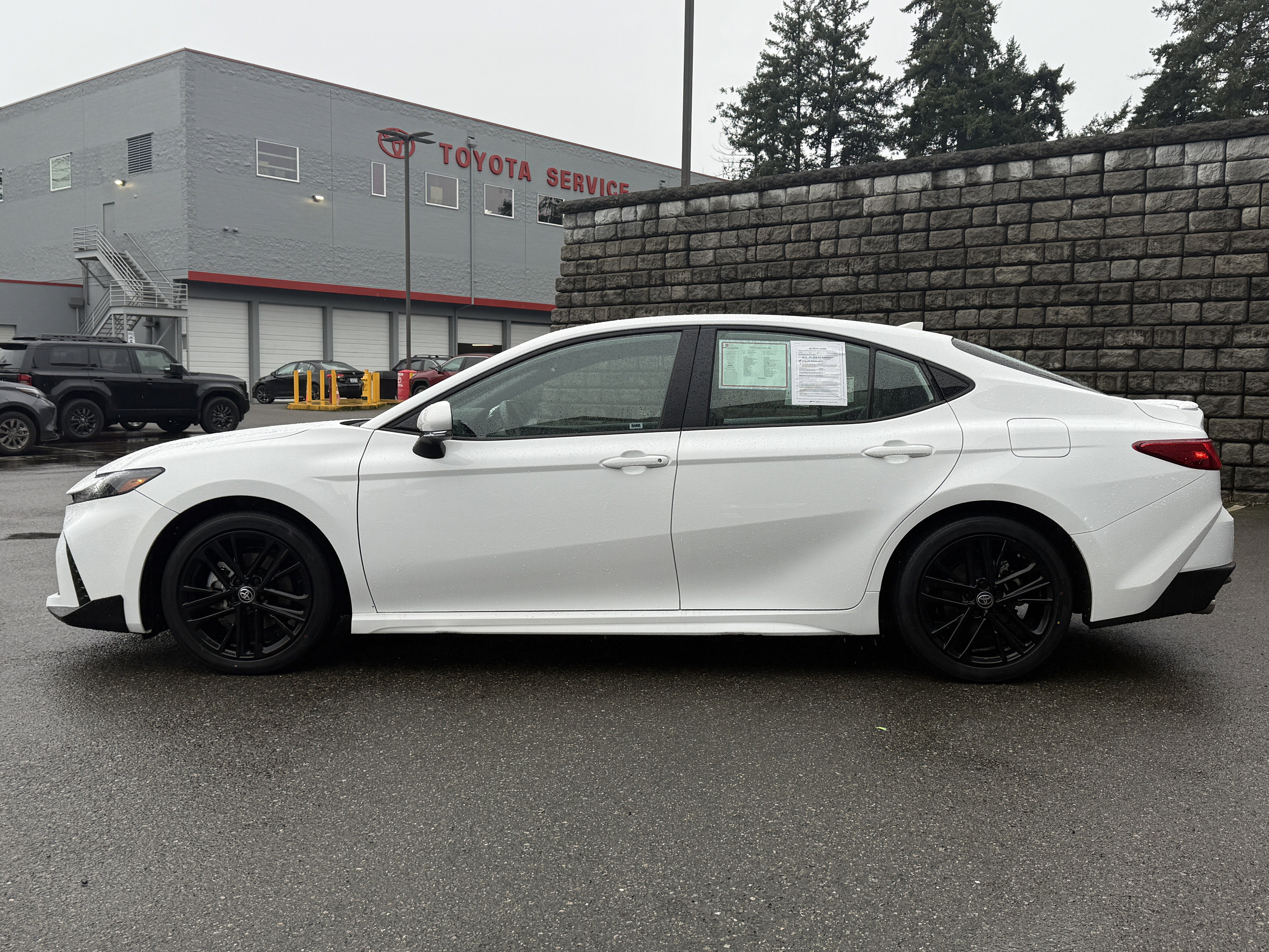 2025 Toyota Camry SE