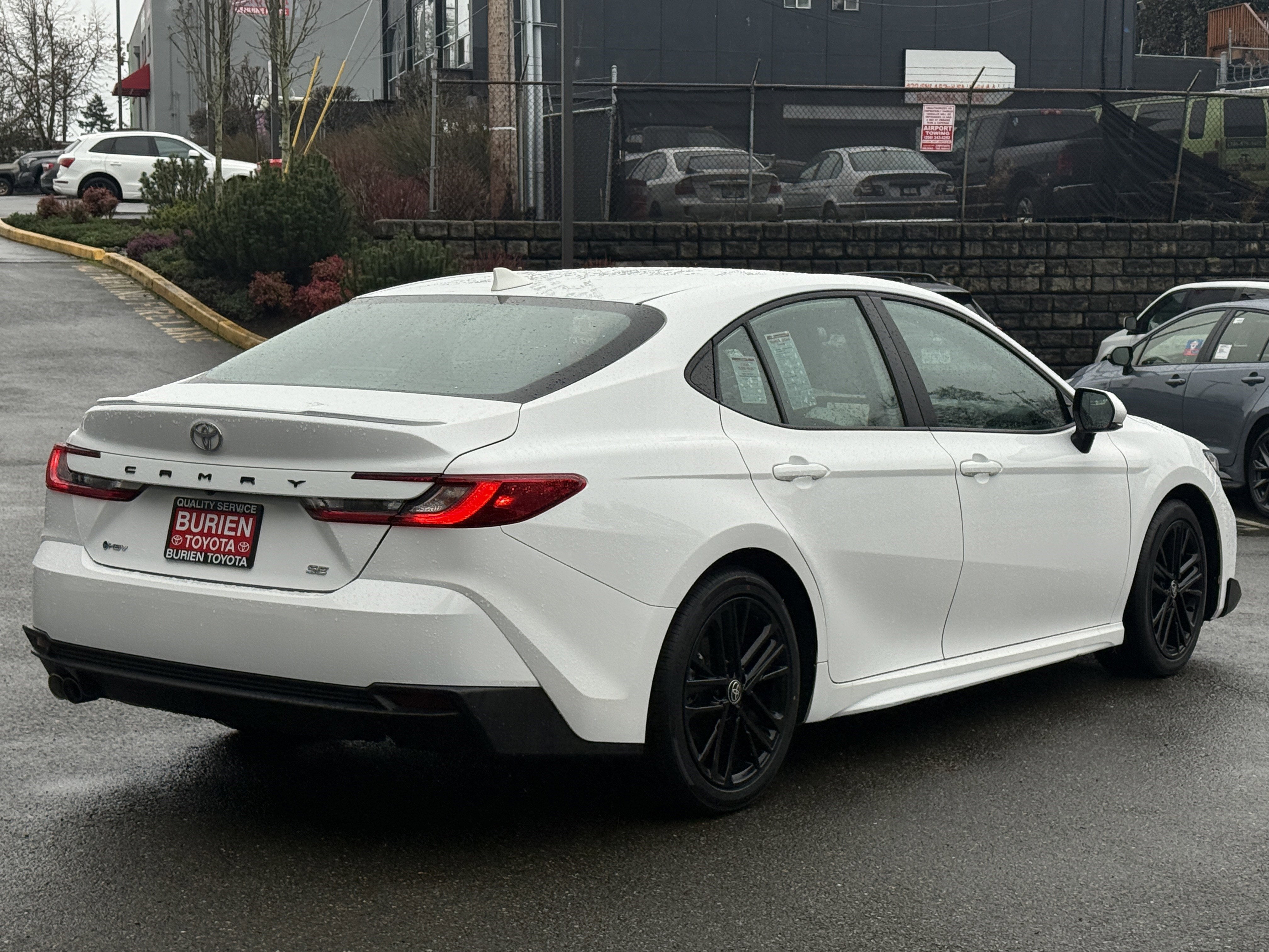 2025 Toyota Camry SE
