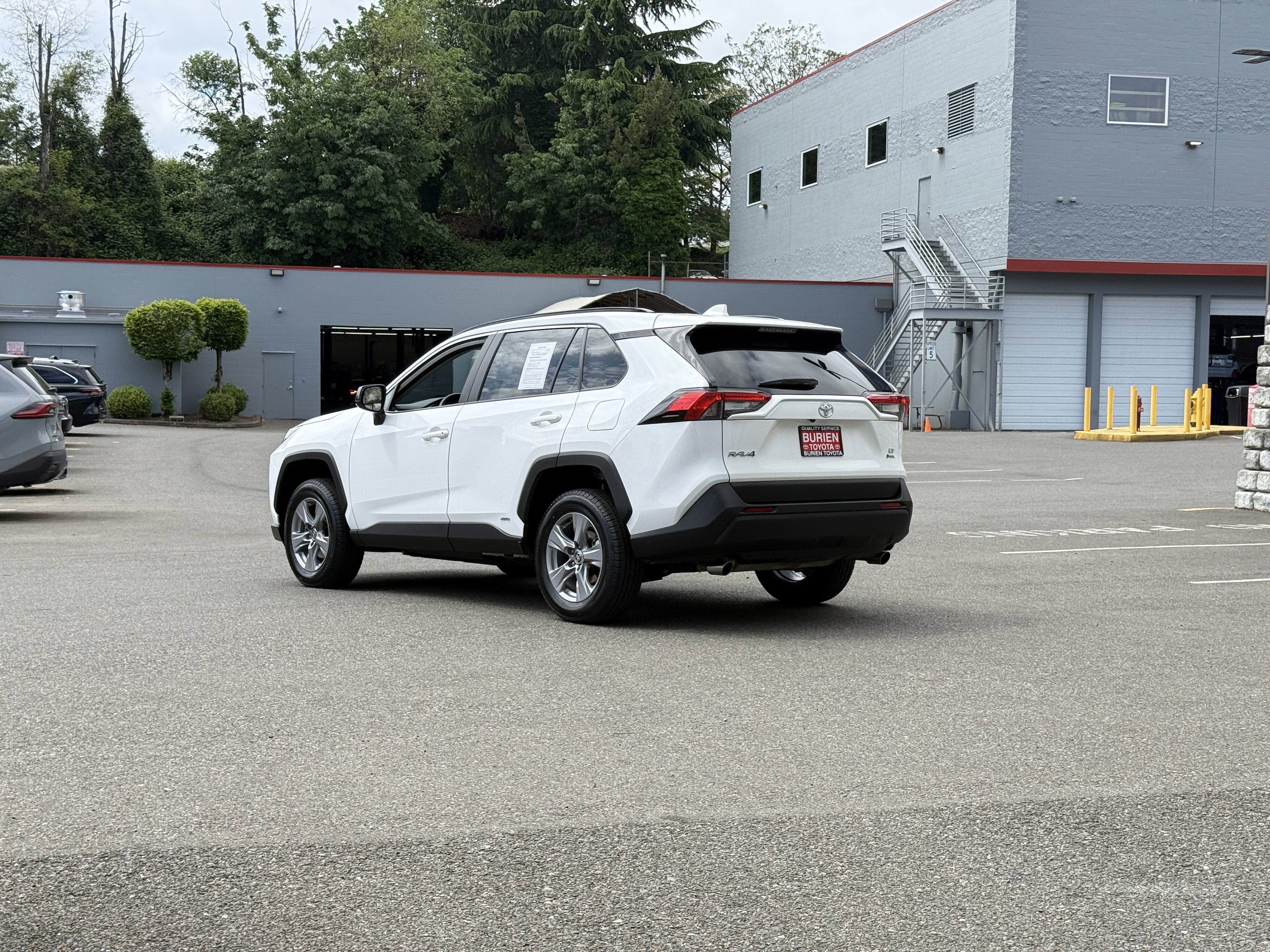 2025 Toyota RAV4 Hybrid LE