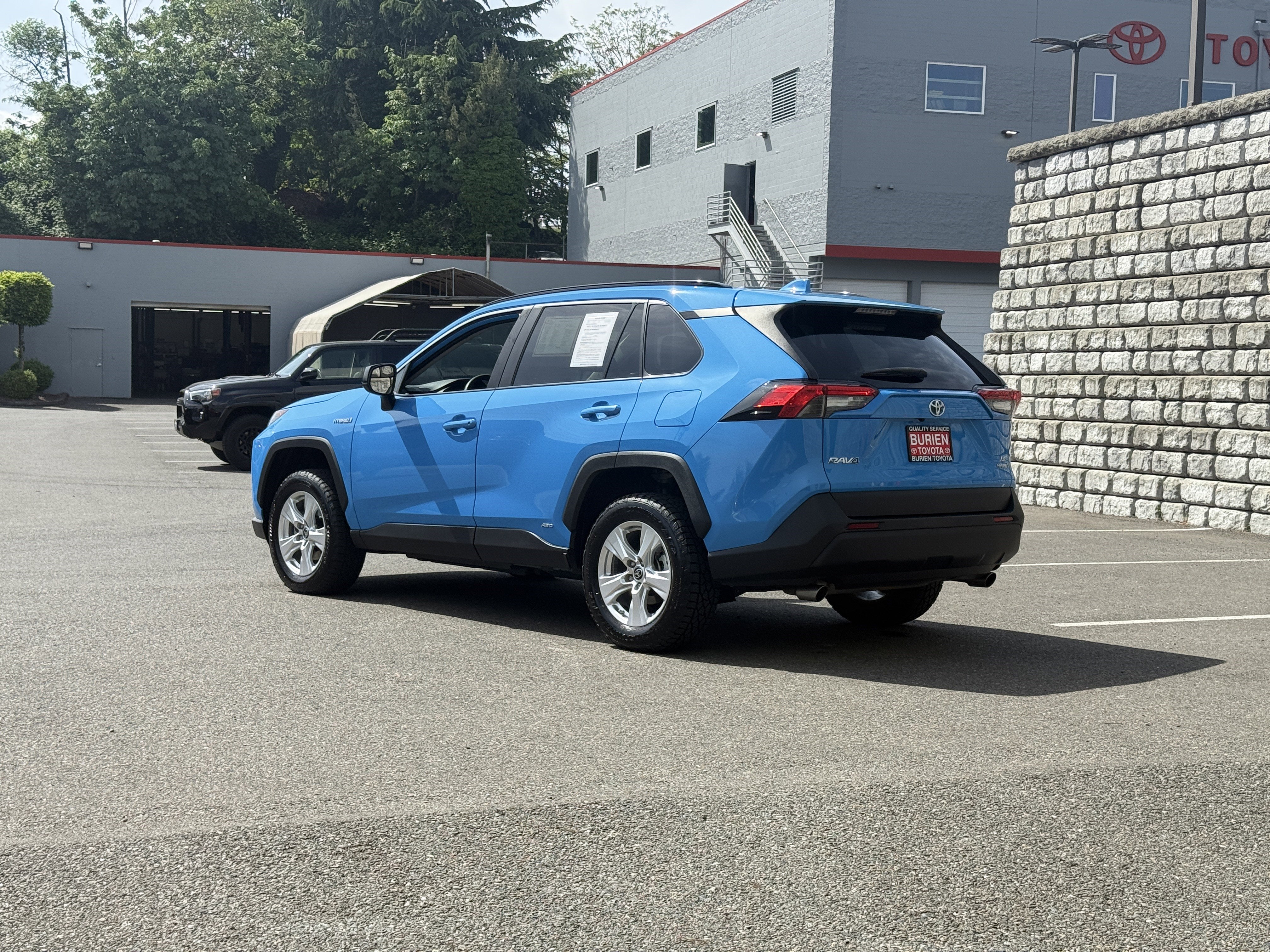 2021 Toyota RAV4 LE