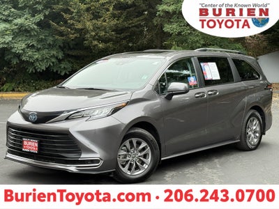 2023 Toyota Sienna XLE 8-Passenger