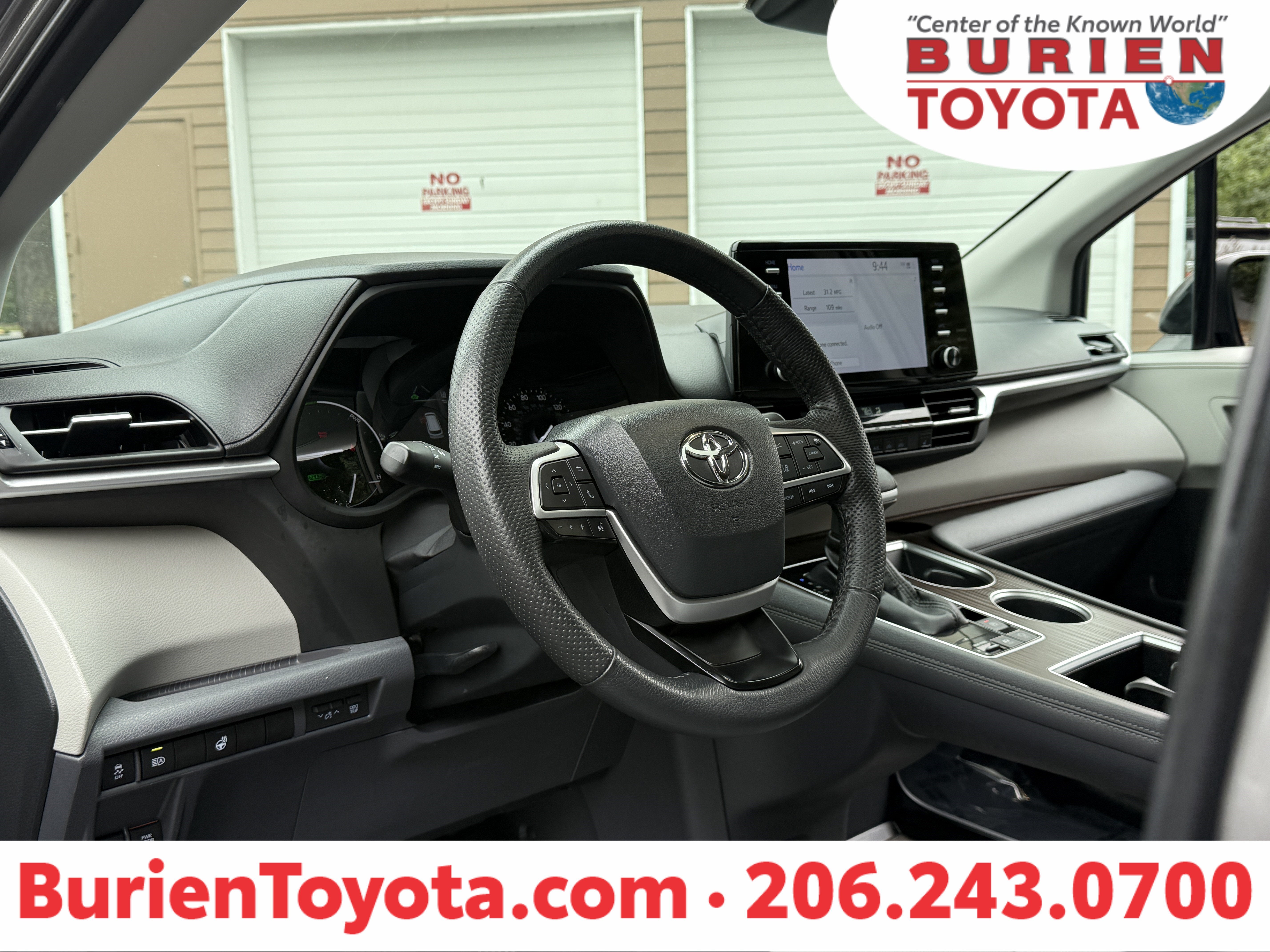 2023 Toyota Sienna XLE 8-Passenger