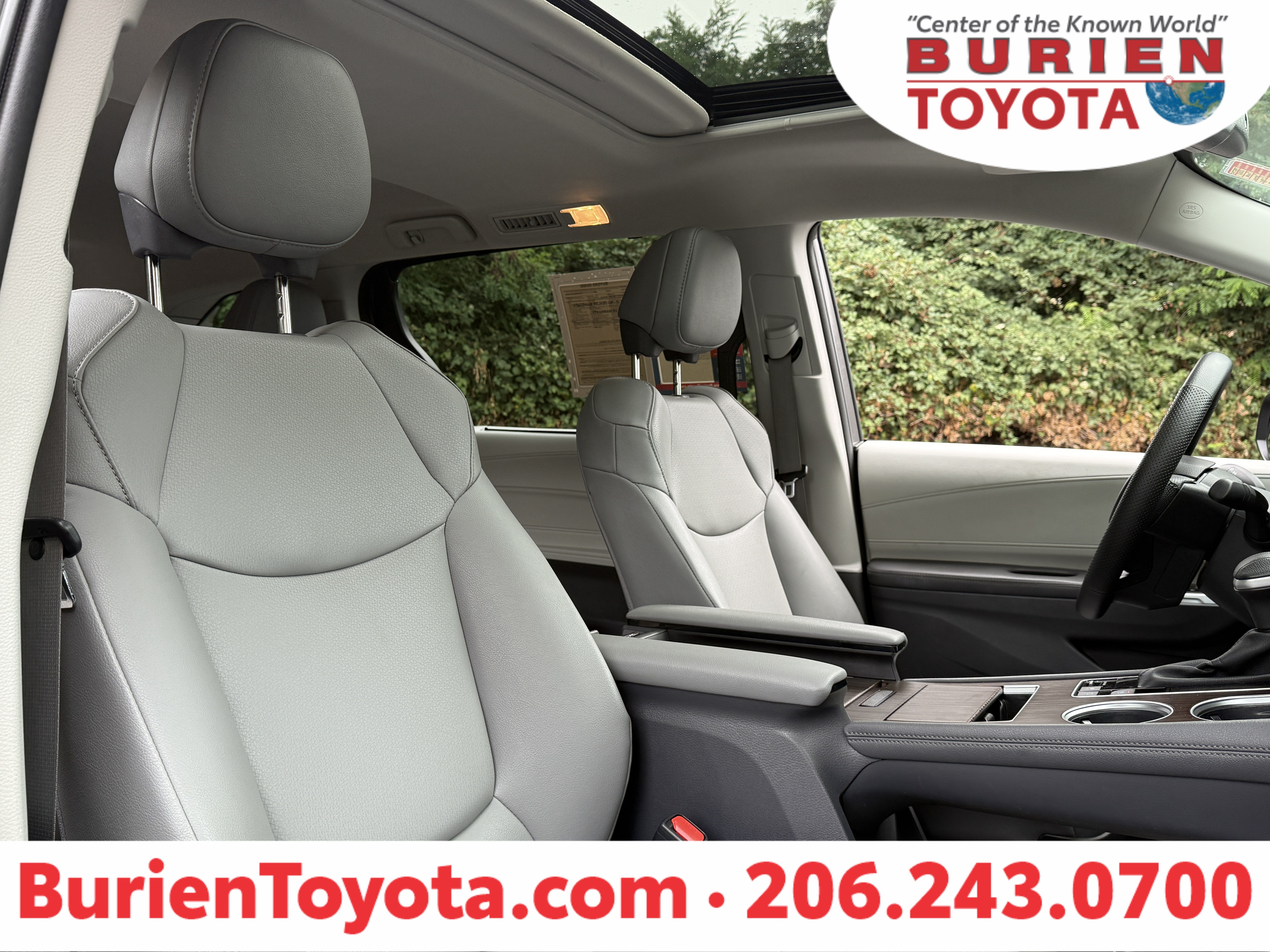 2023 Toyota Sienna XLE 8-Passenger