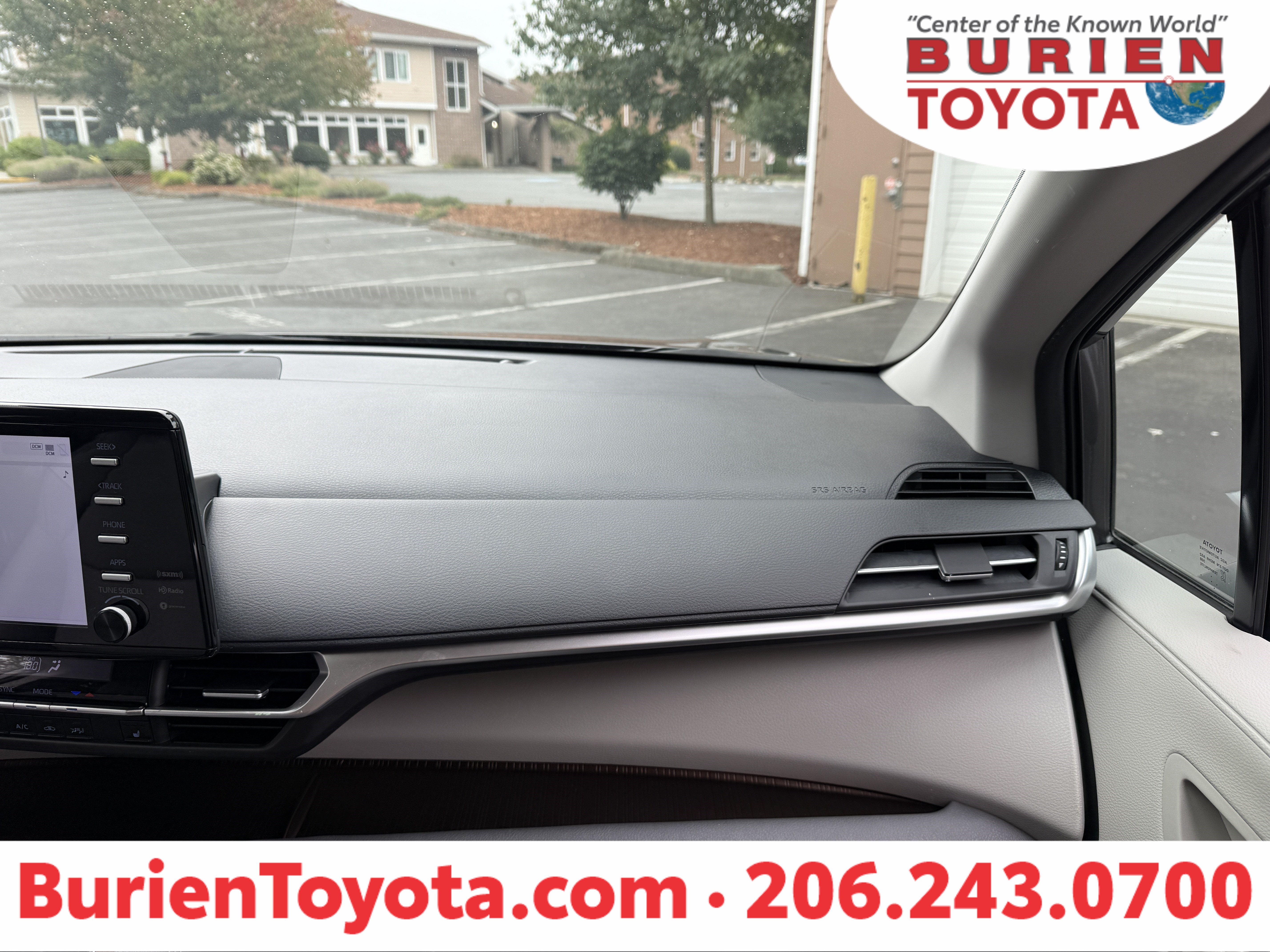 2023 Toyota Sienna XLE 8-Passenger