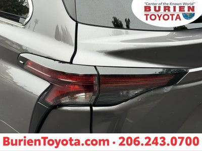 2023 Toyota Sienna XLE 8-Passenger