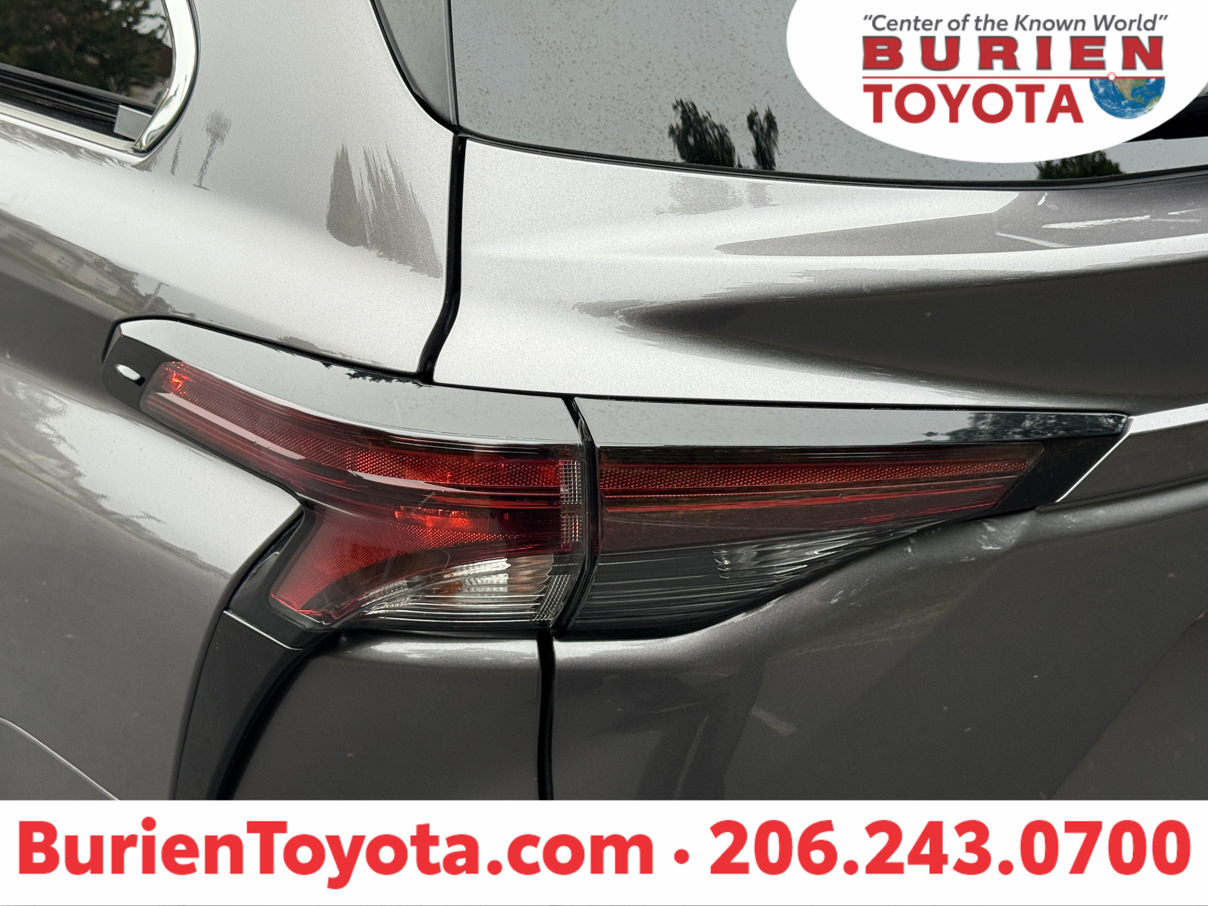 2023 Toyota Sienna XLE 8-Passenger