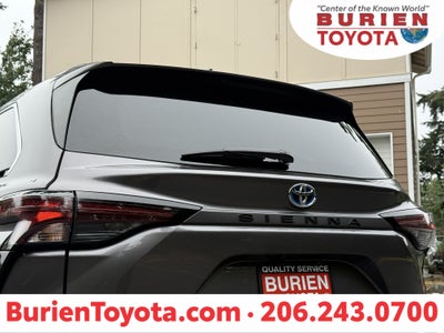 2023 Toyota Sienna XLE 8-Passenger