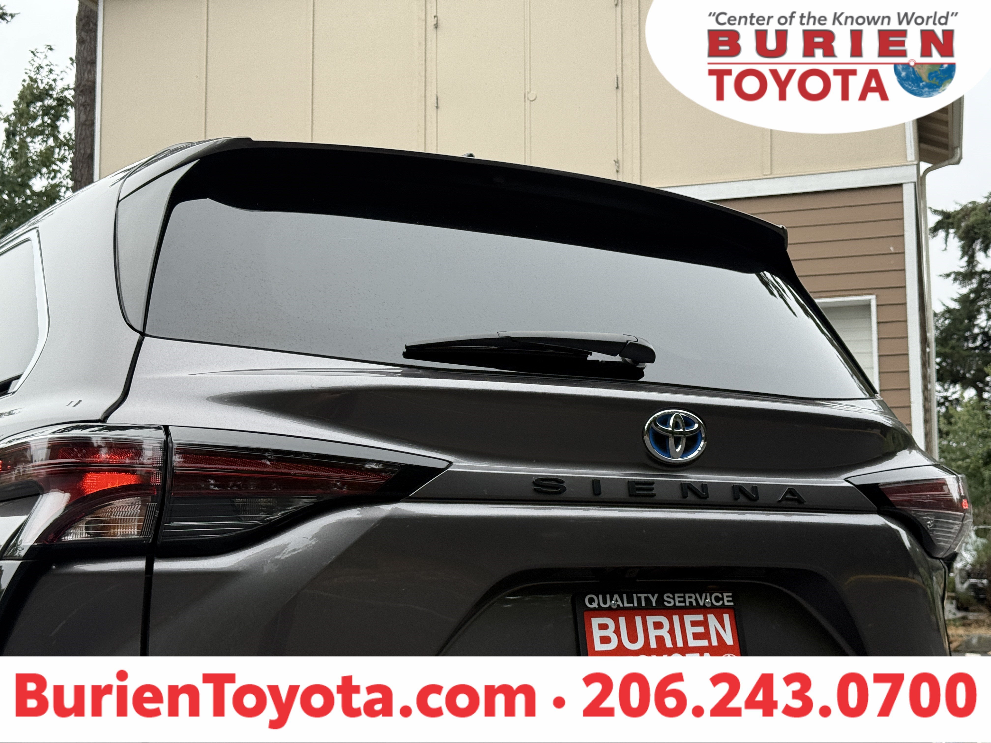 2023 Toyota Sienna XLE 8-Passenger